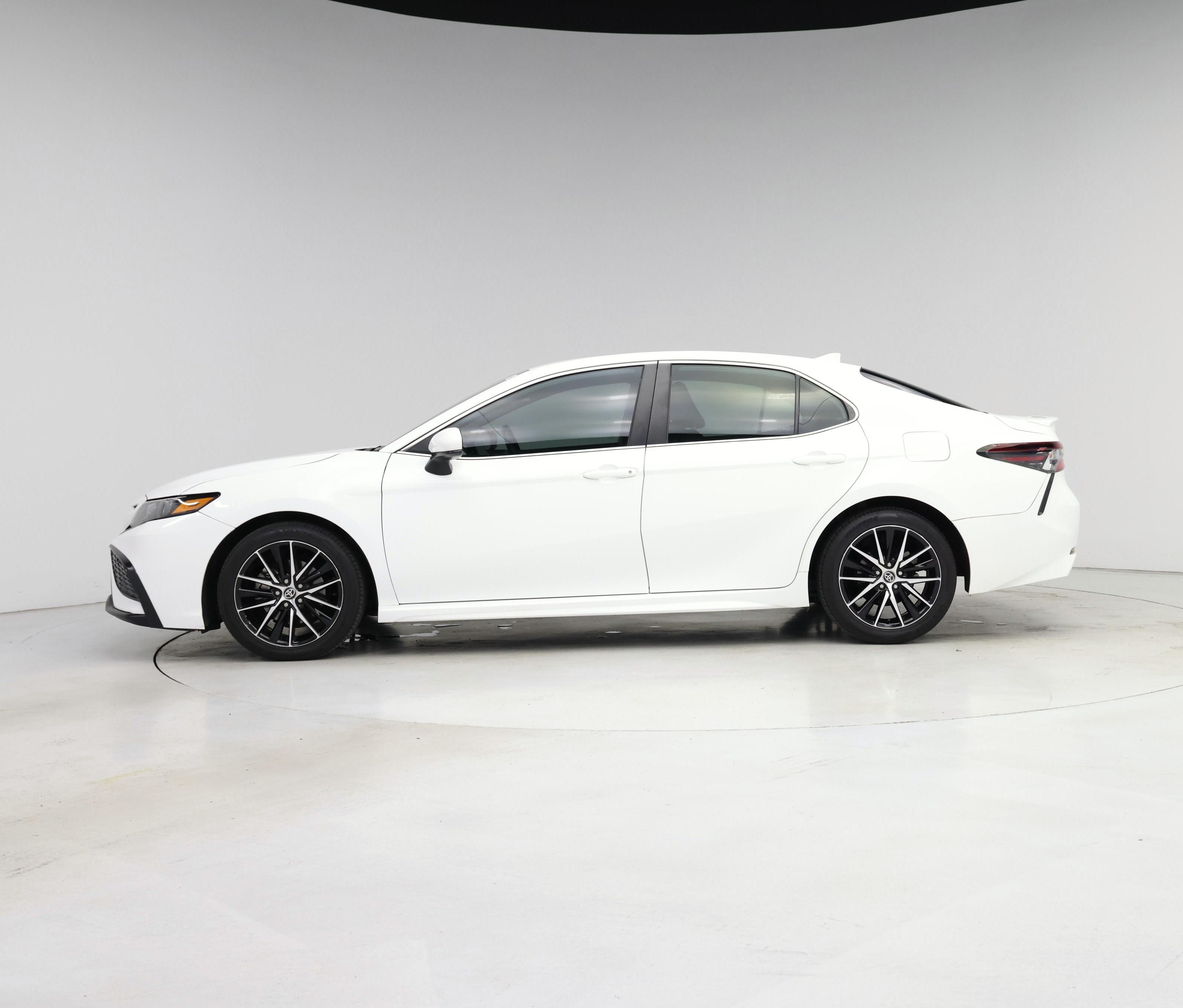 Thumbnail: 2021 Toyota Camry - 3