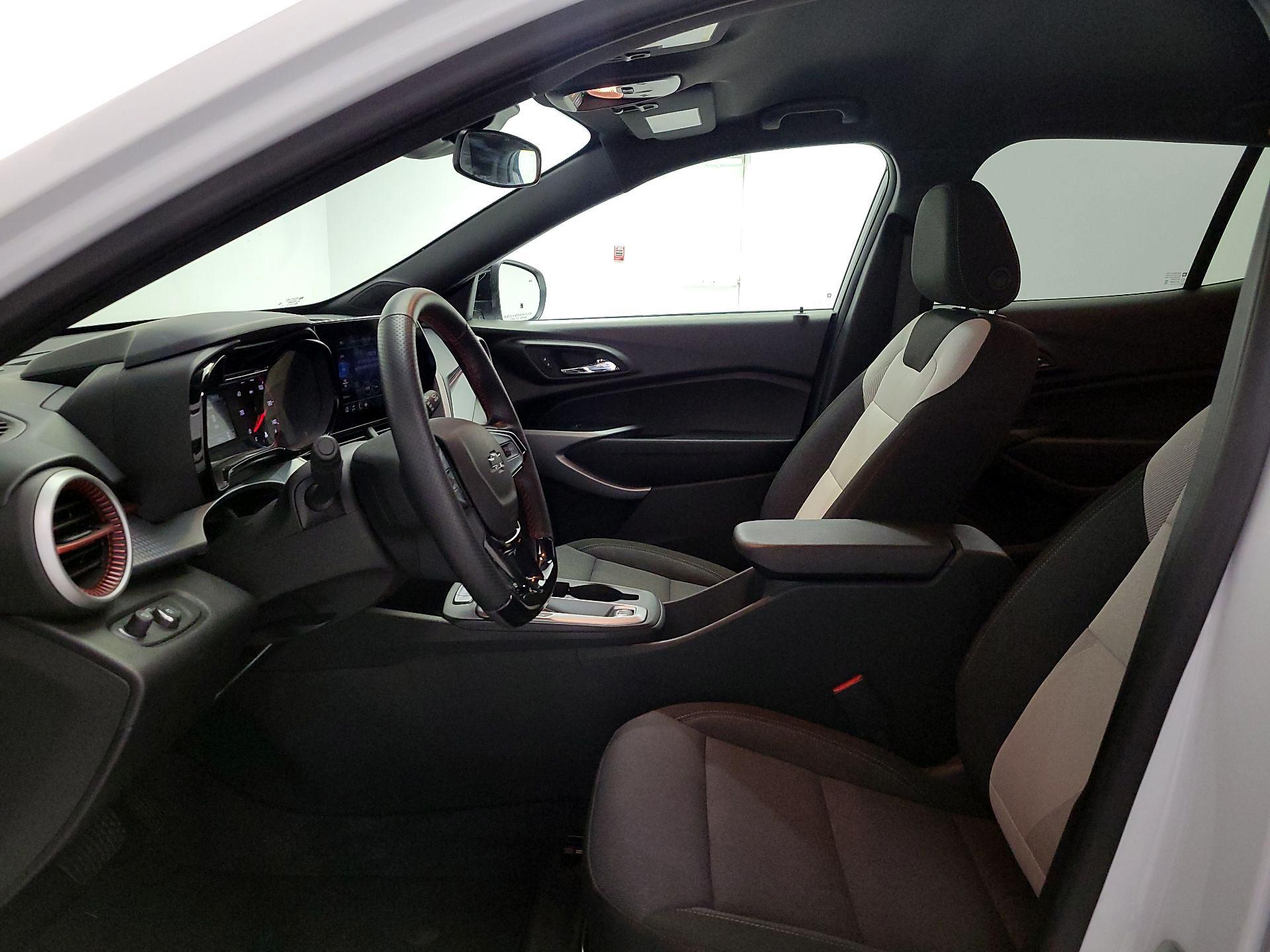 Thumbnail: 2025 Chevrolet Trax - 11