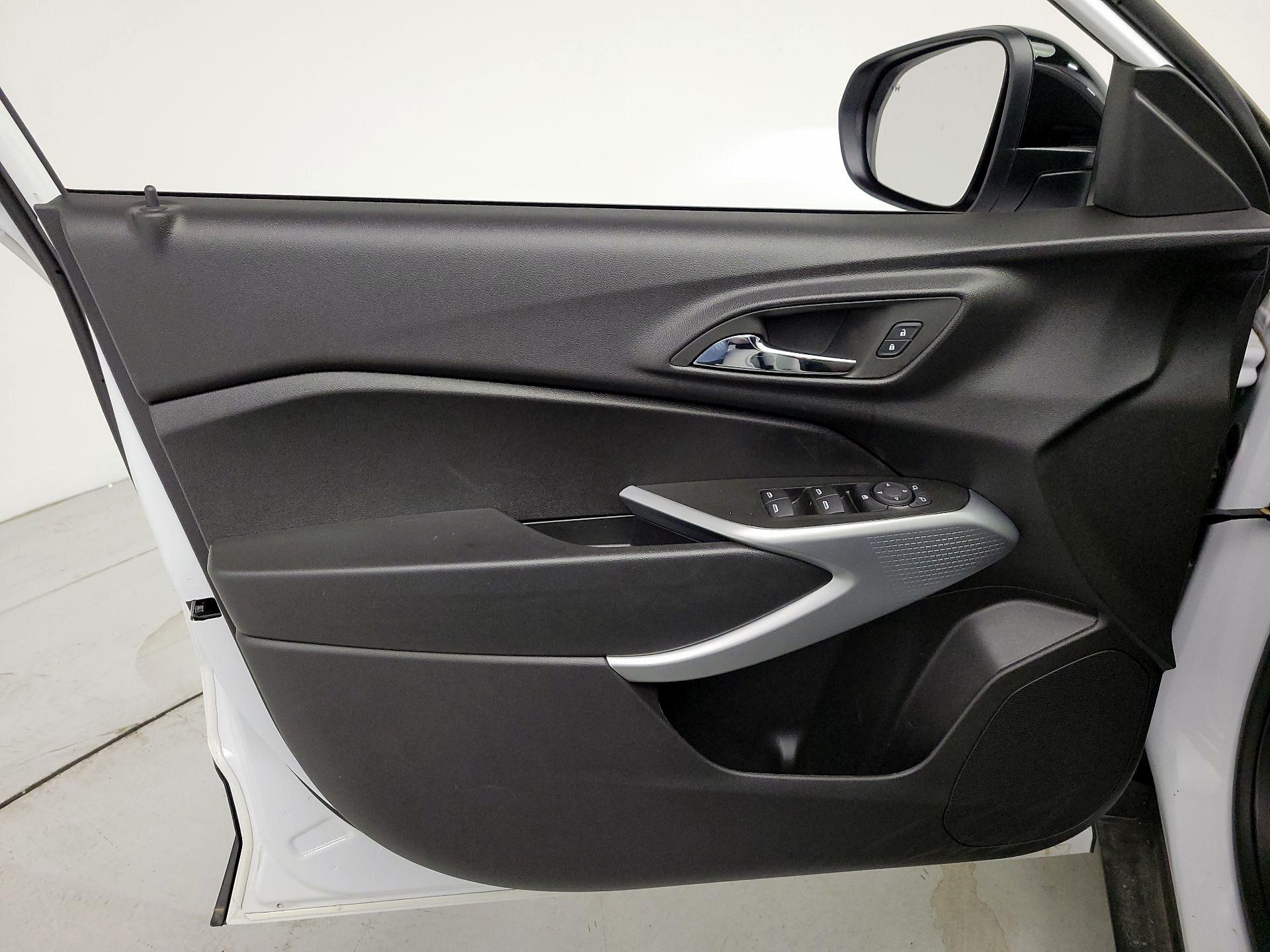 Thumbnail: 2025 Chevrolet Trax - 12