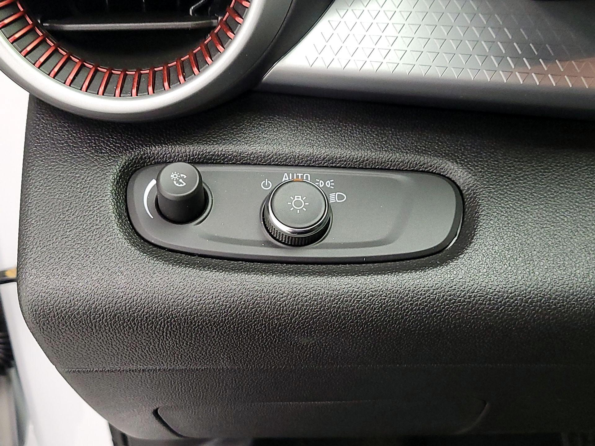 Thumbnail: 2025 Chevrolet Trax - 13