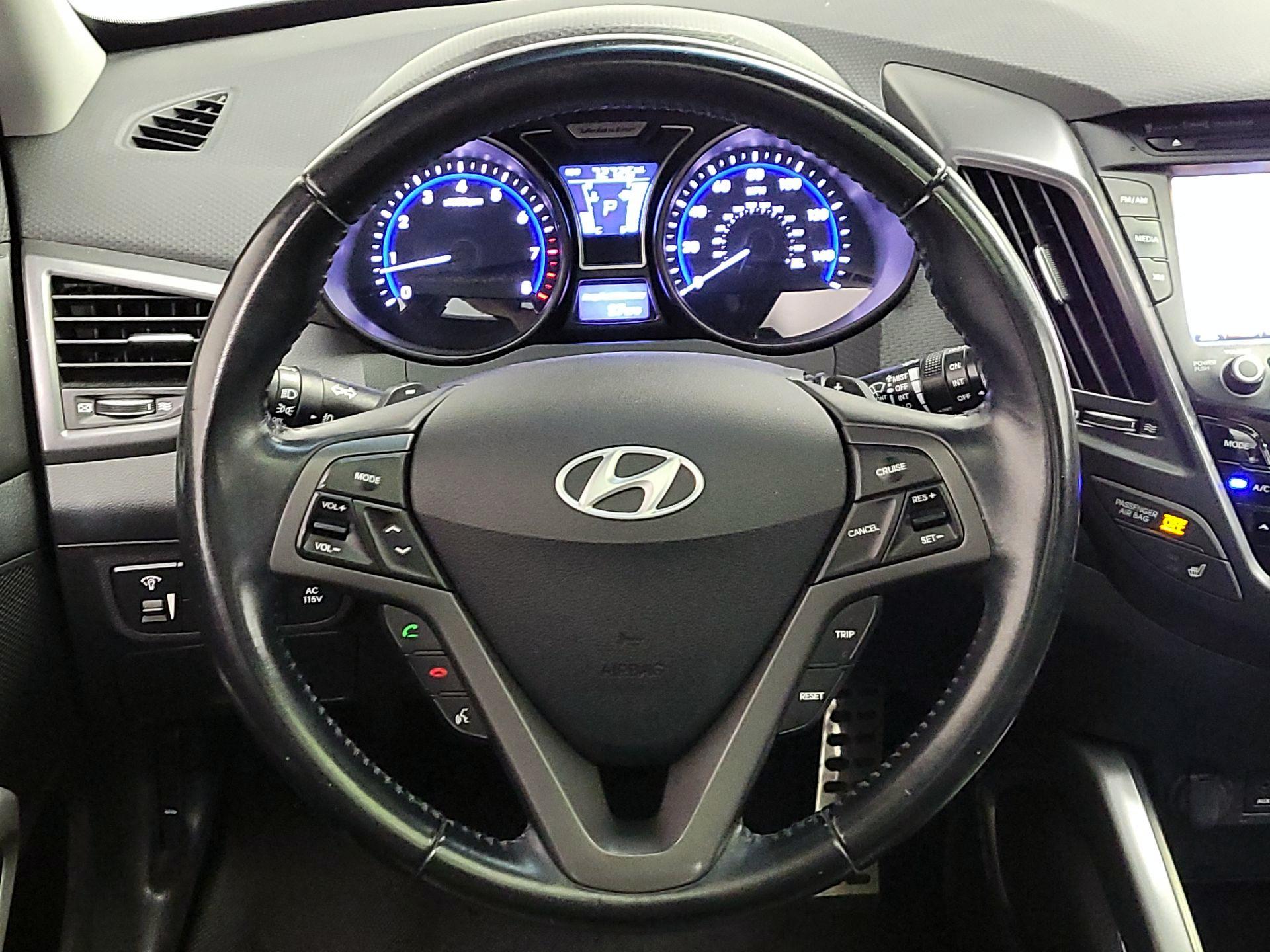 Thumbnail: 2015 Hyundai Veloster - 10