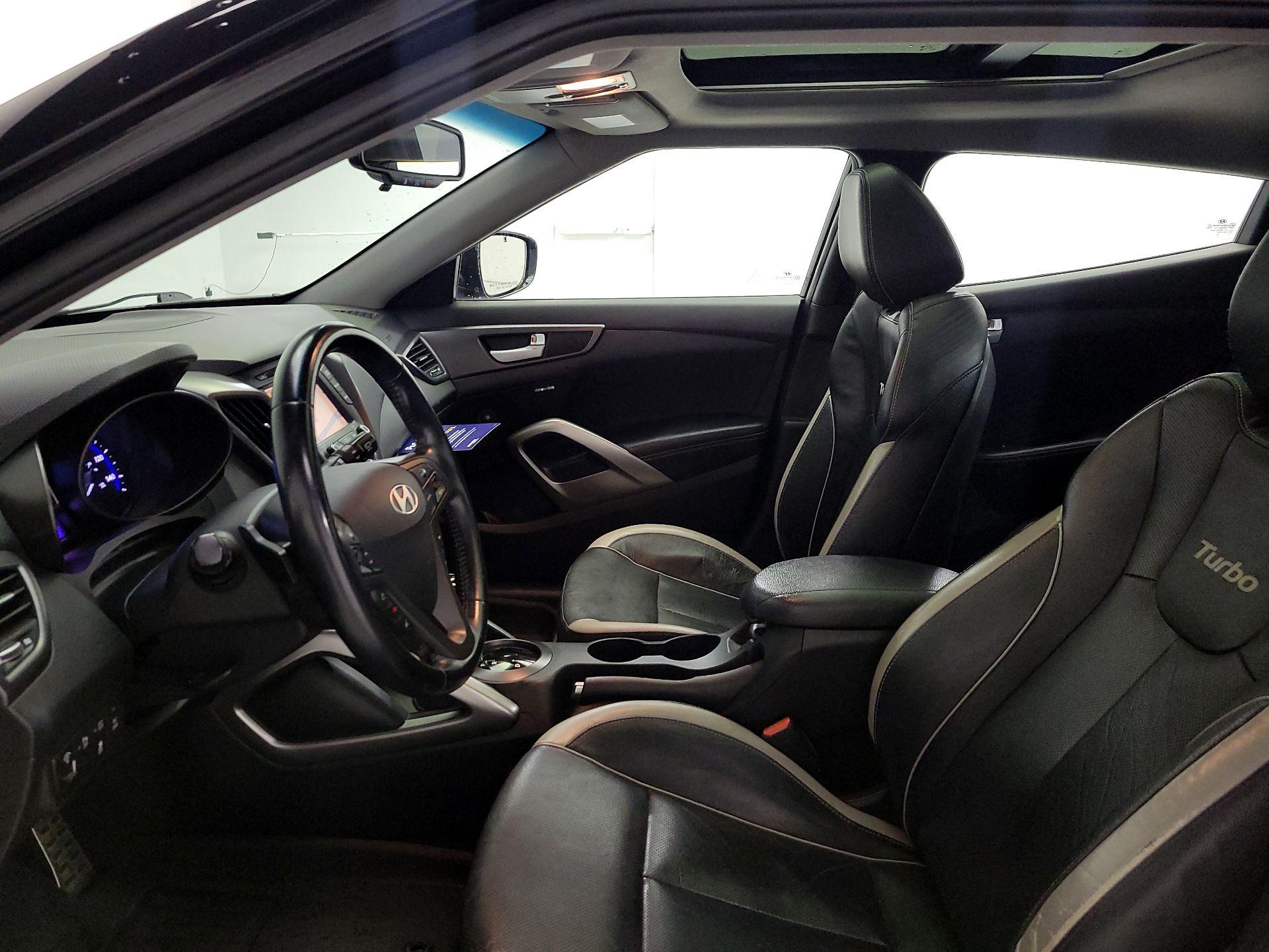 Thumbnail: 2015 Hyundai Veloster - 11