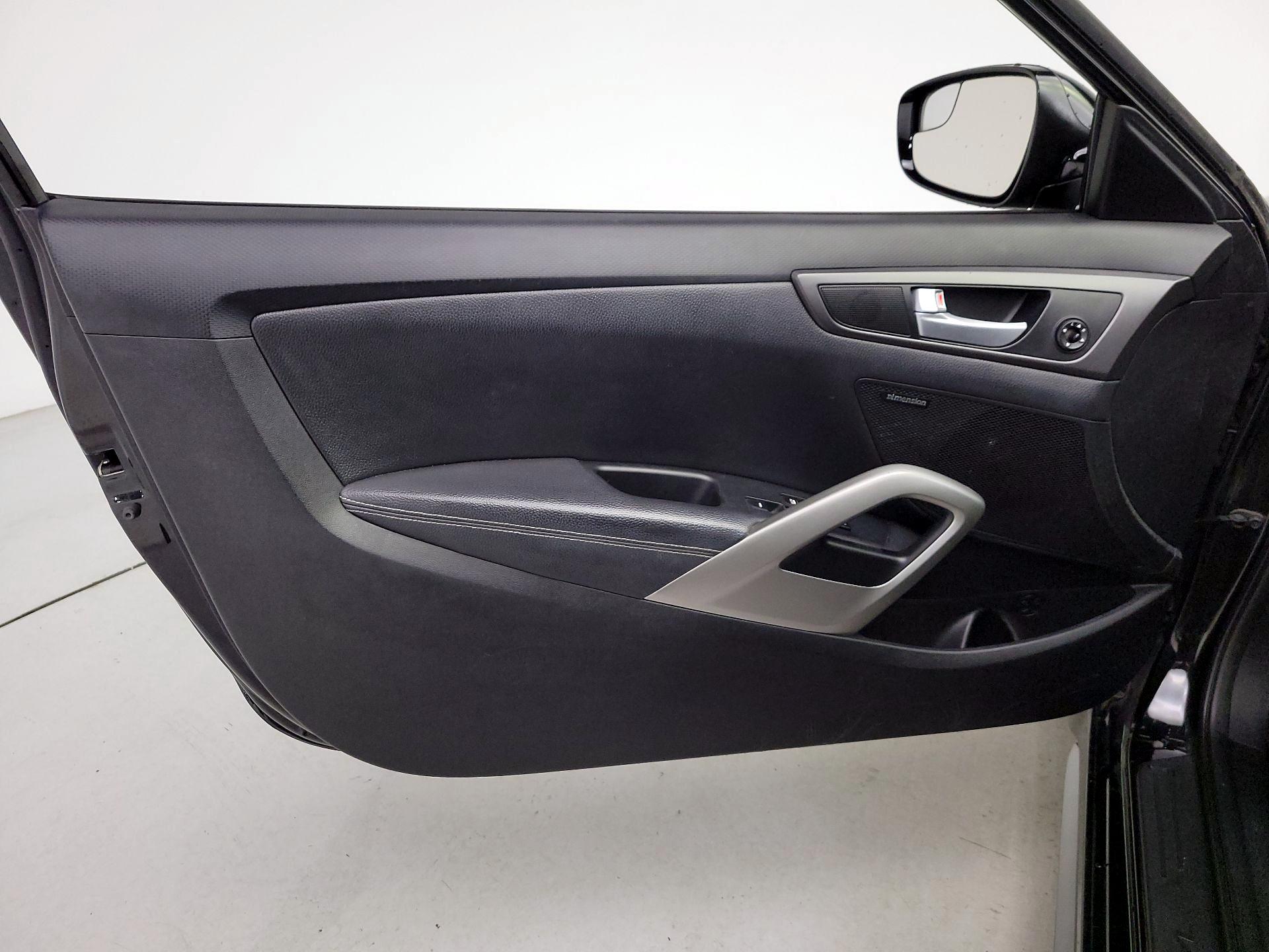 Thumbnail: 2015 Hyundai Veloster - 12