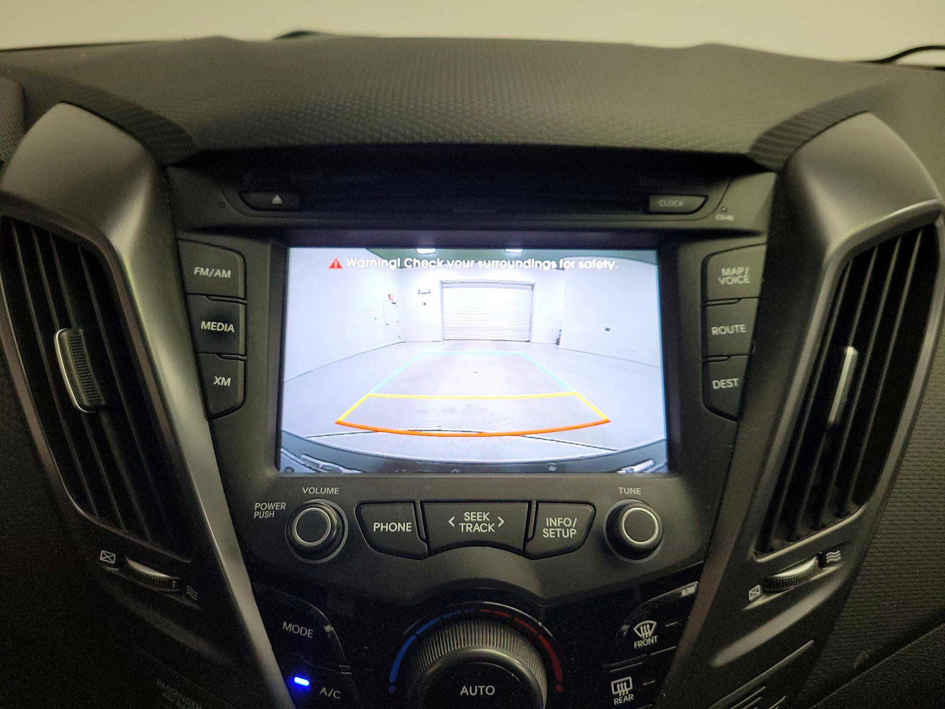 Thumbnail: 2015 Hyundai Veloster - 15