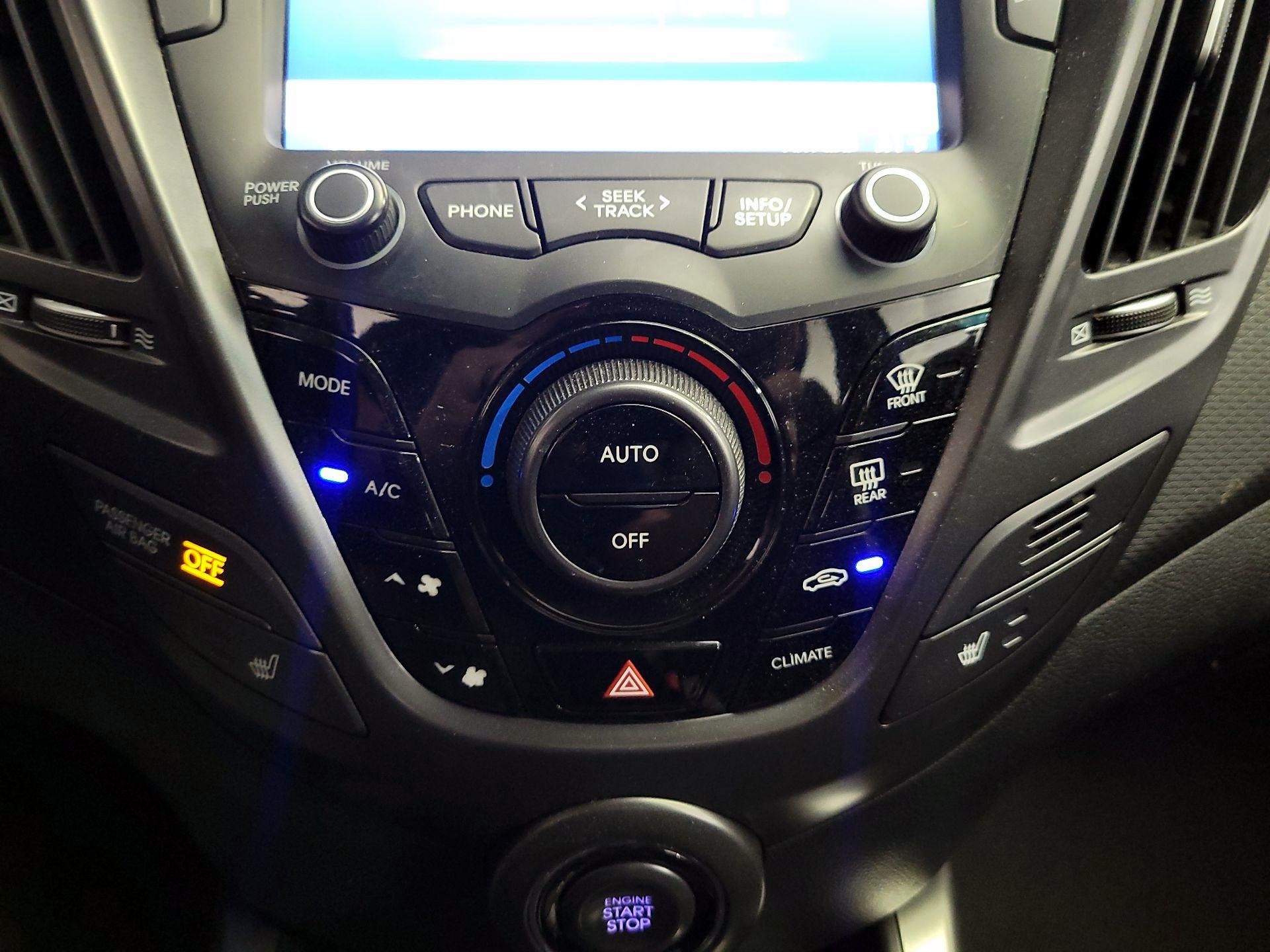 Thumbnail: 2015 Hyundai Veloster - 17