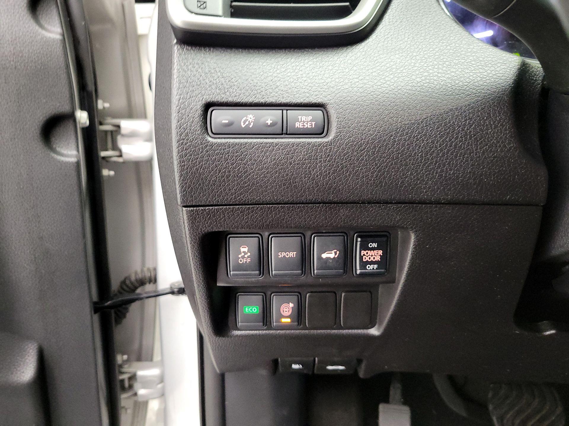 Thumbnail: 2015 Nissan Rogue - 13