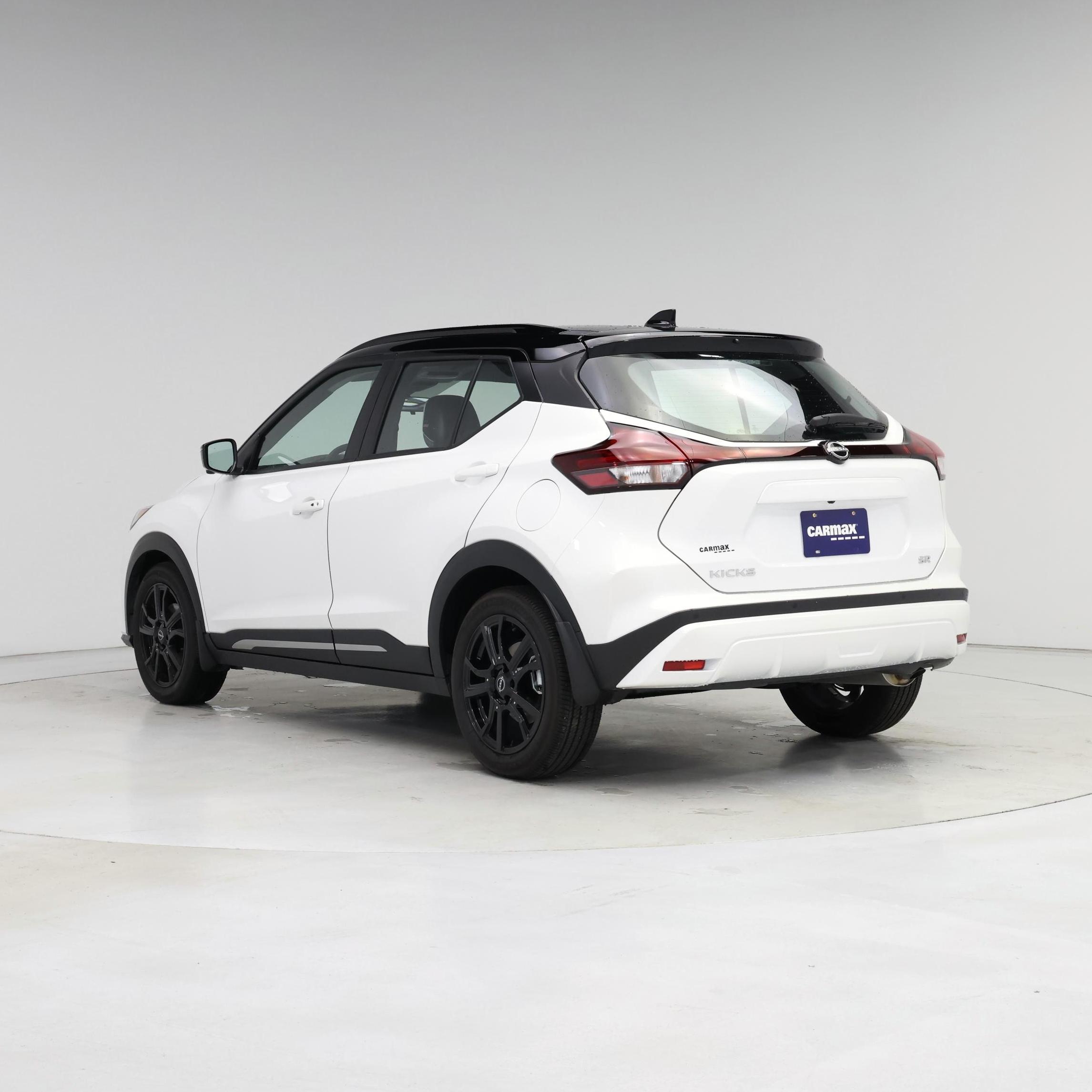 Thumbnail: 2023 Nissan Kicks - 2