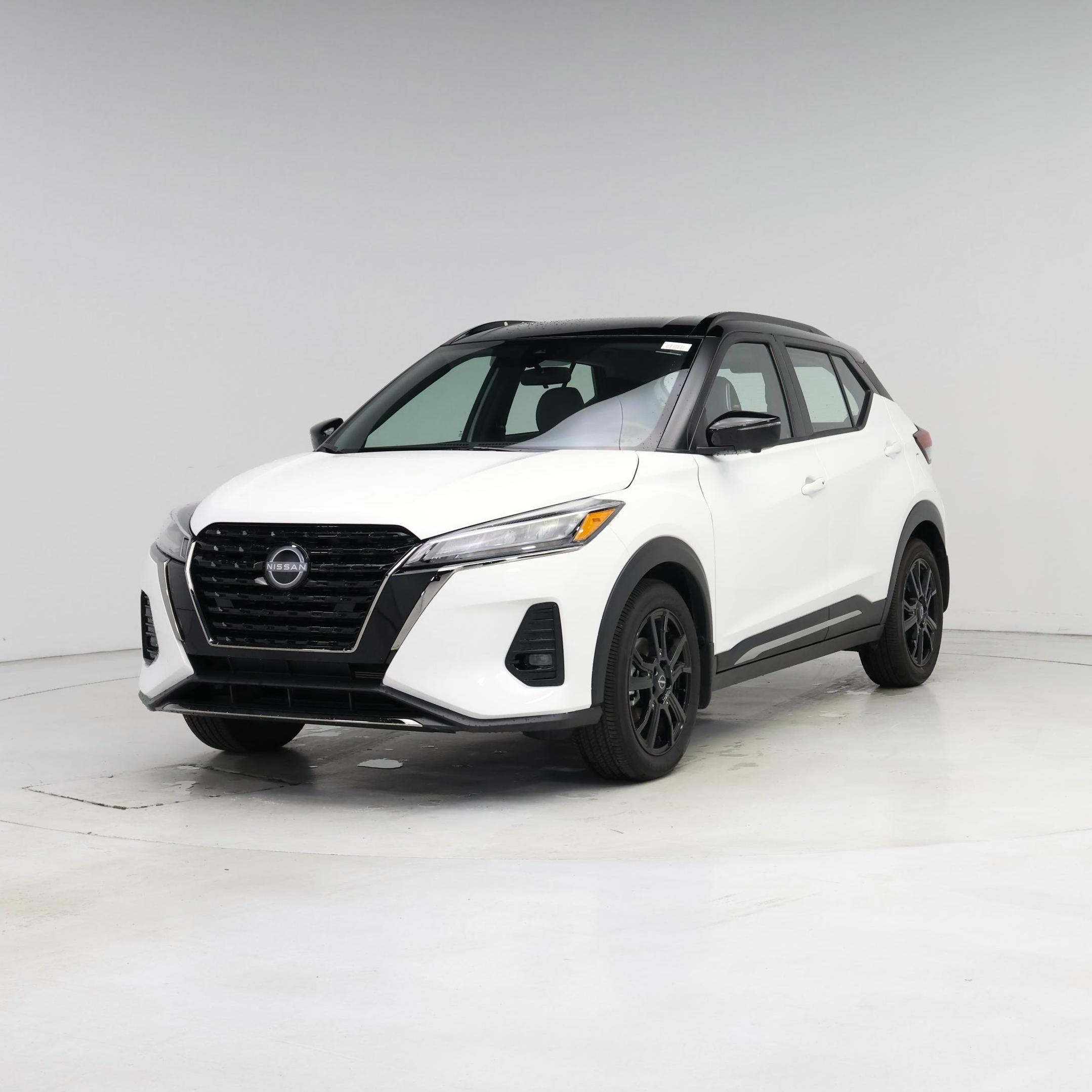 Thumbnail: 2023 Nissan Kicks - 4