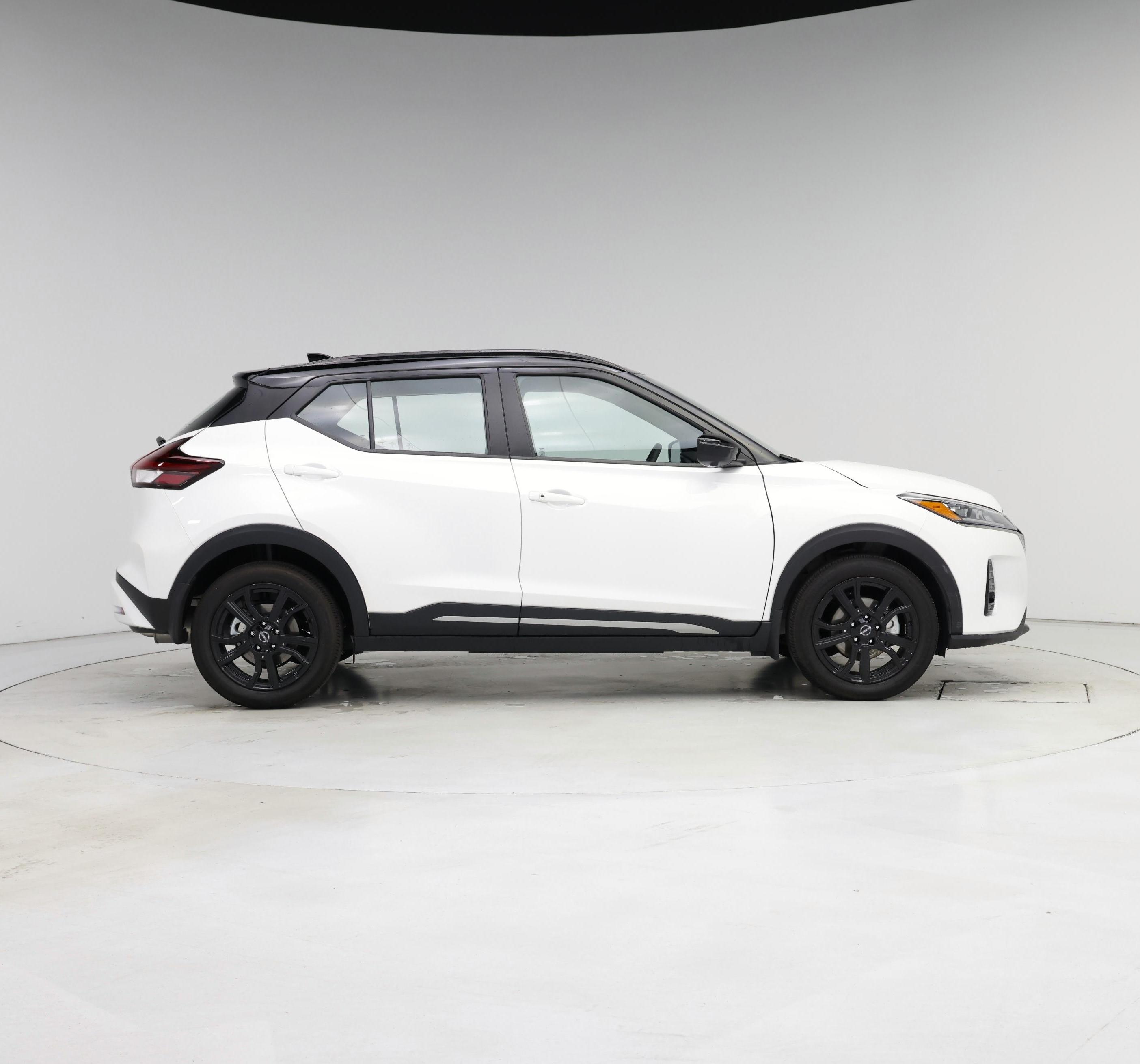 Thumbnail: 2023 Nissan Kicks - 7