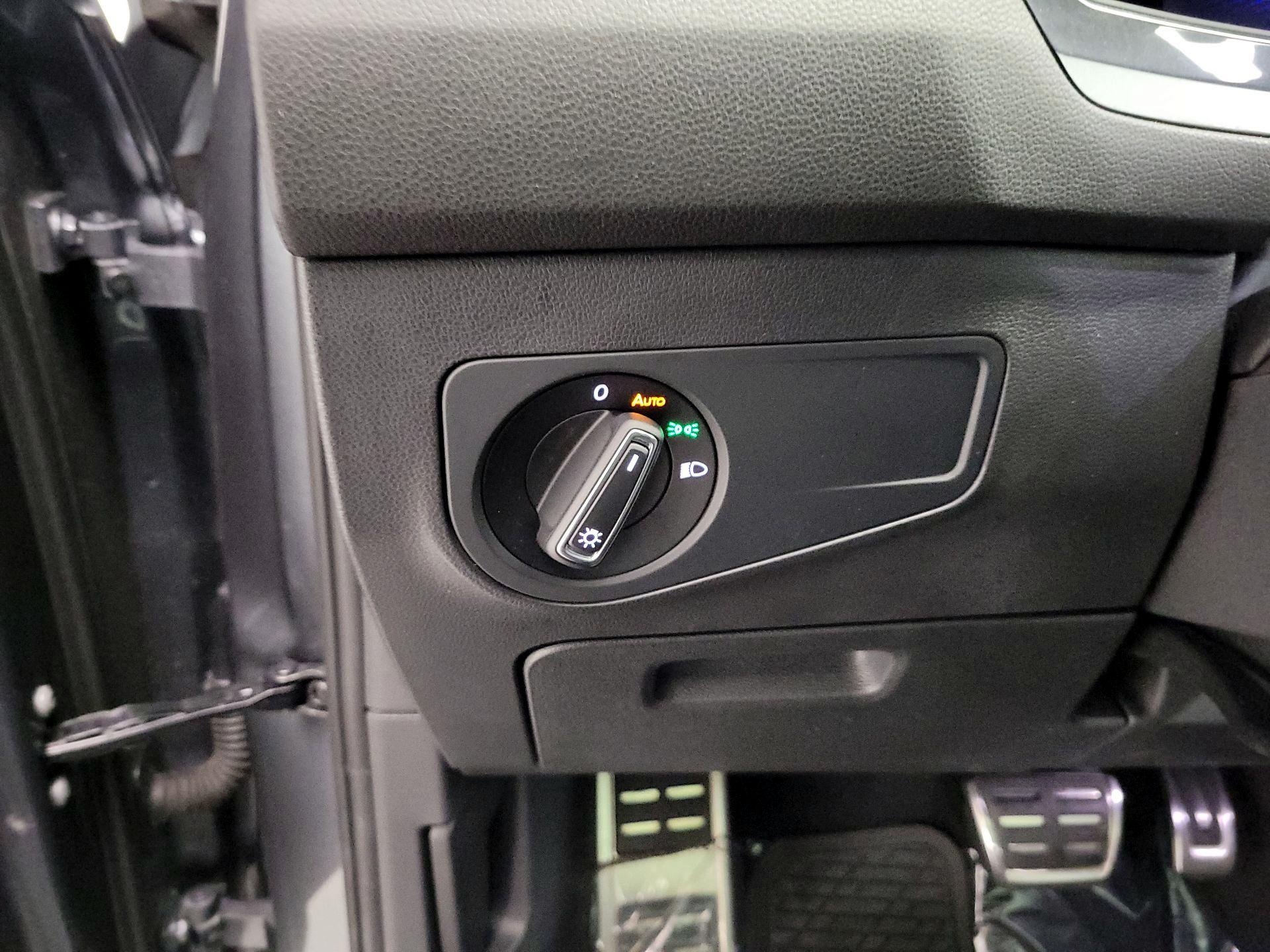 Thumbnail: 2023 Volkswagen Tiguan - 13