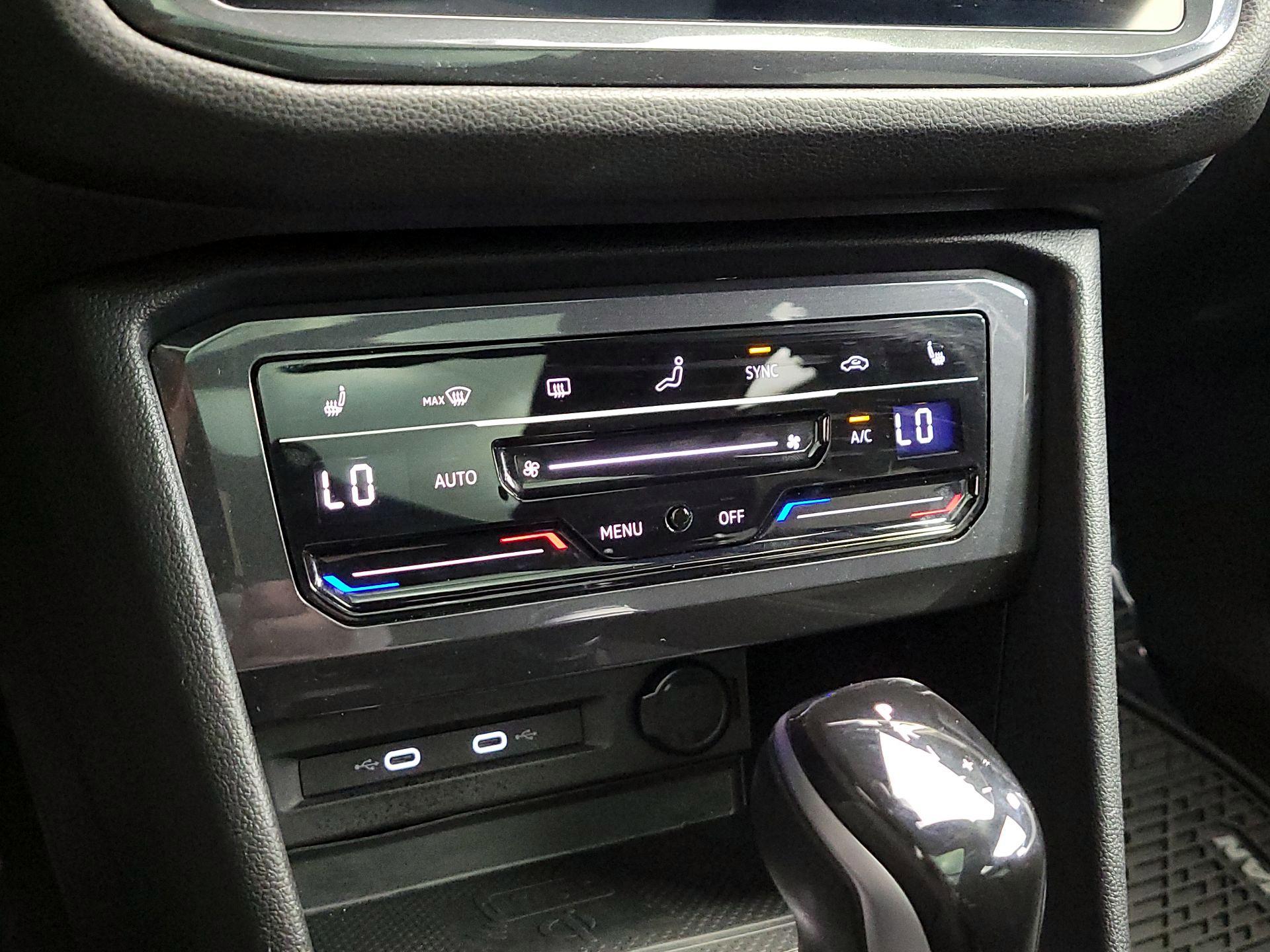 Thumbnail: 2023 Volkswagen Tiguan - 16