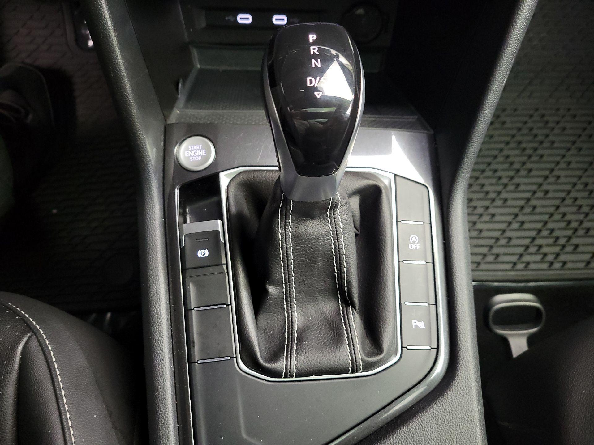 Thumbnail: 2023 Volkswagen Tiguan - 17