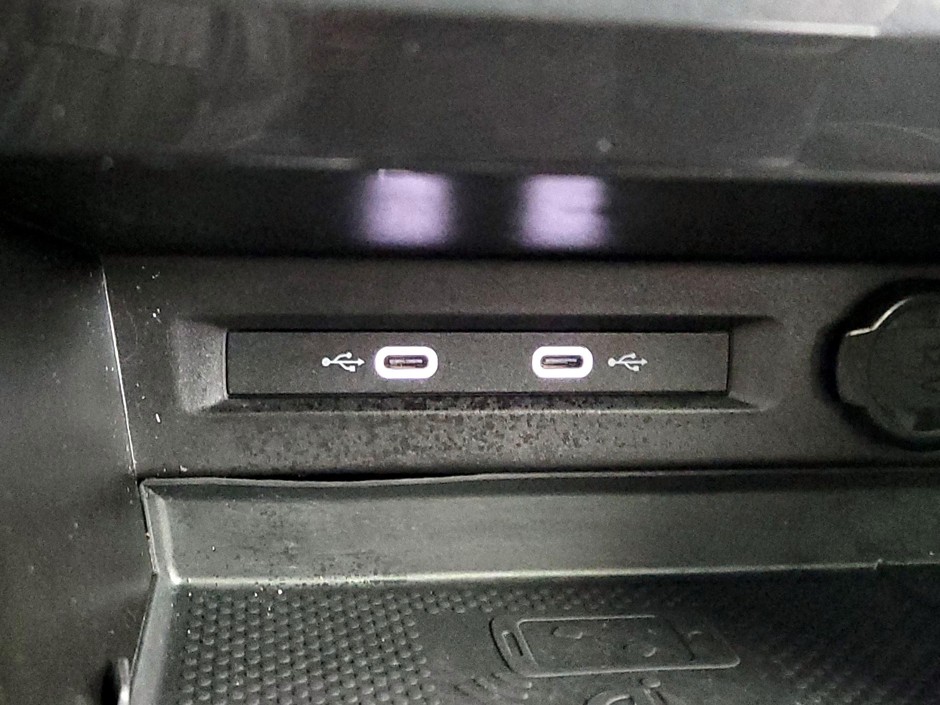 Thumbnail: 2023 Volkswagen Tiguan - 18