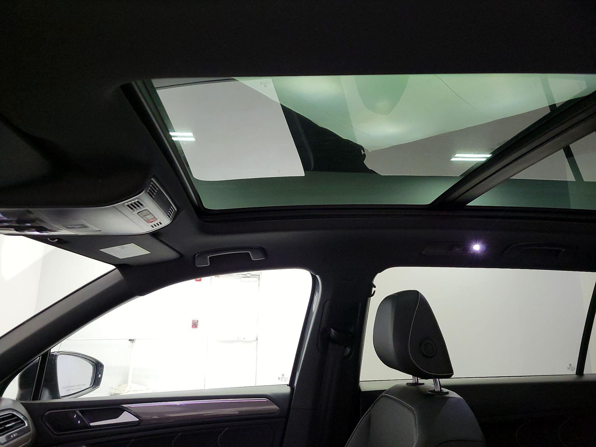 Thumbnail: 2023 Volkswagen Tiguan - 19