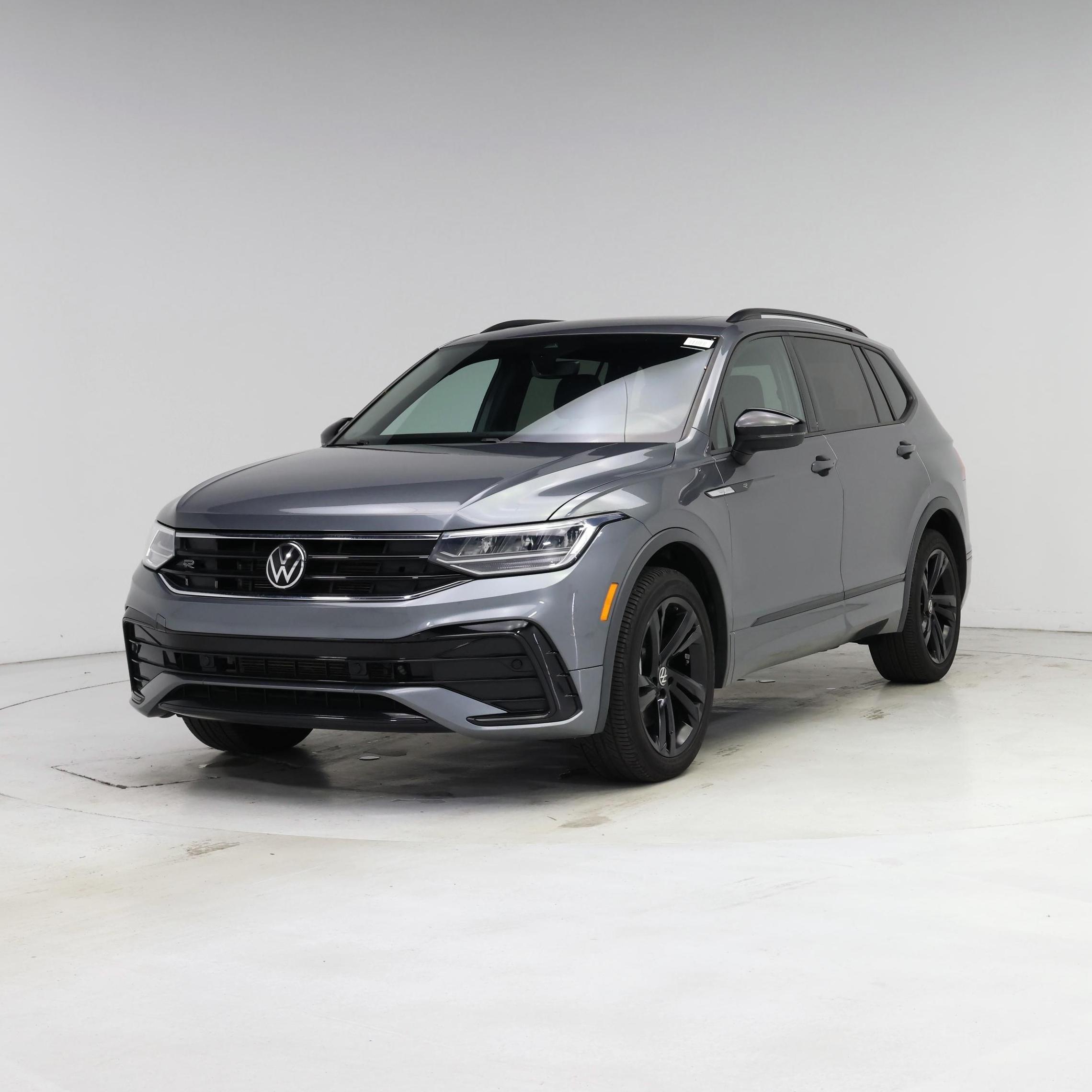 Thumbnail: 2023 Volkswagen Tiguan - 4