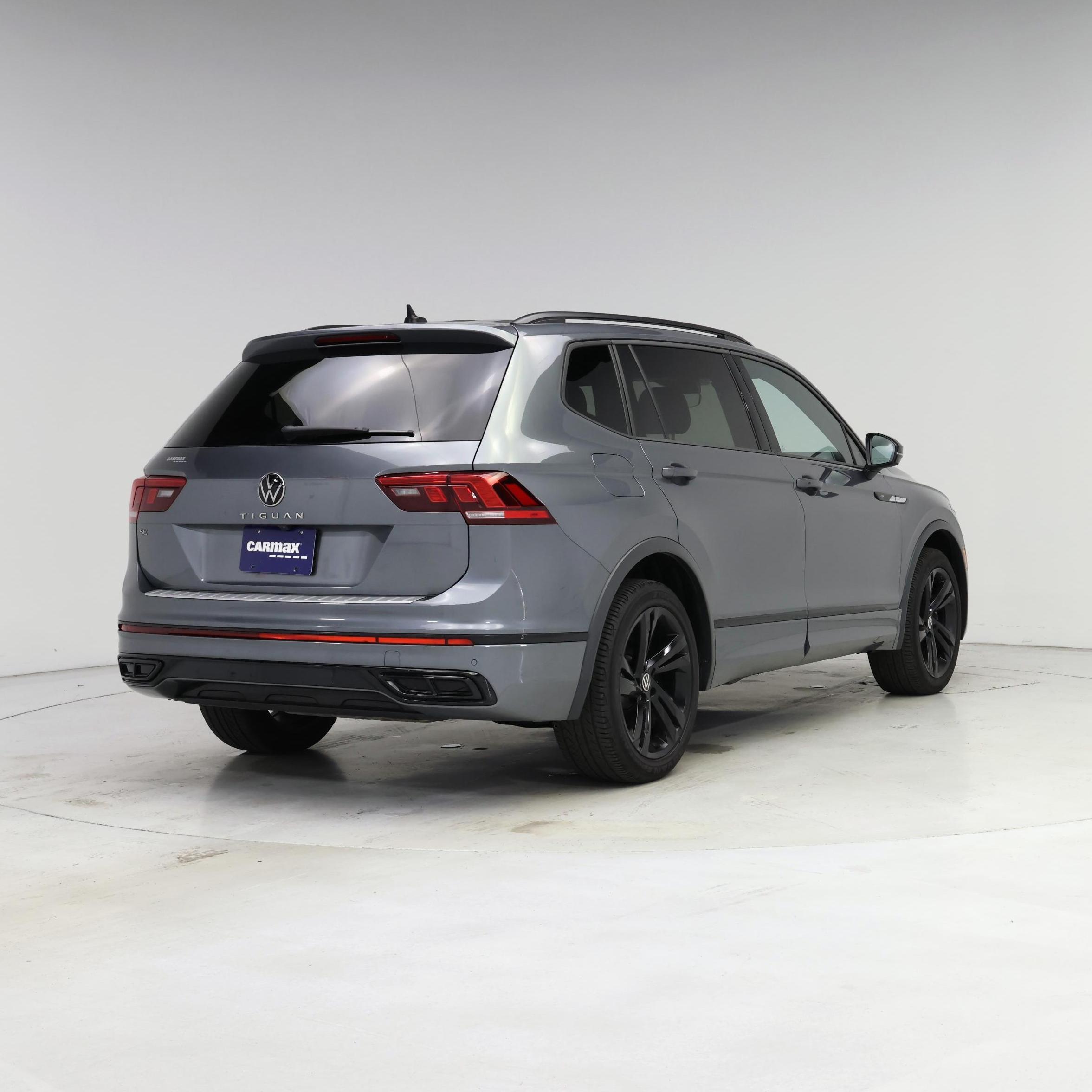 Thumbnail: 2023 Volkswagen Tiguan - 8