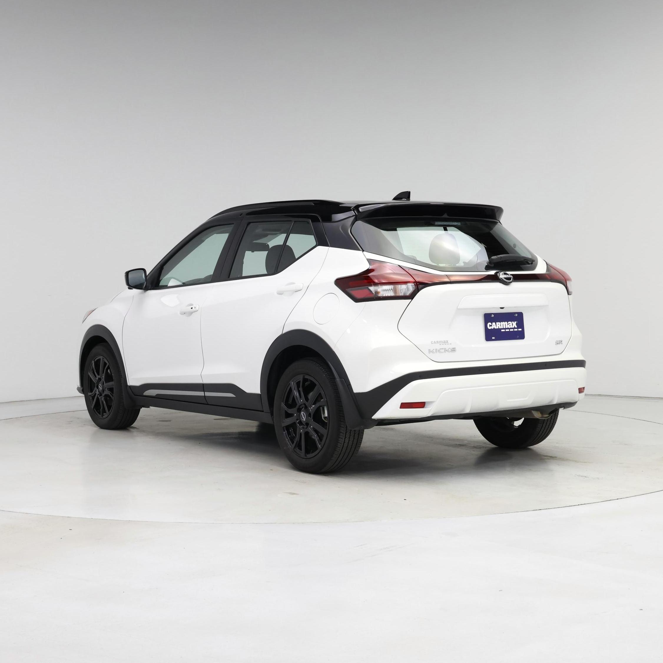 Thumbnail: 2023 Nissan Kicks - 2