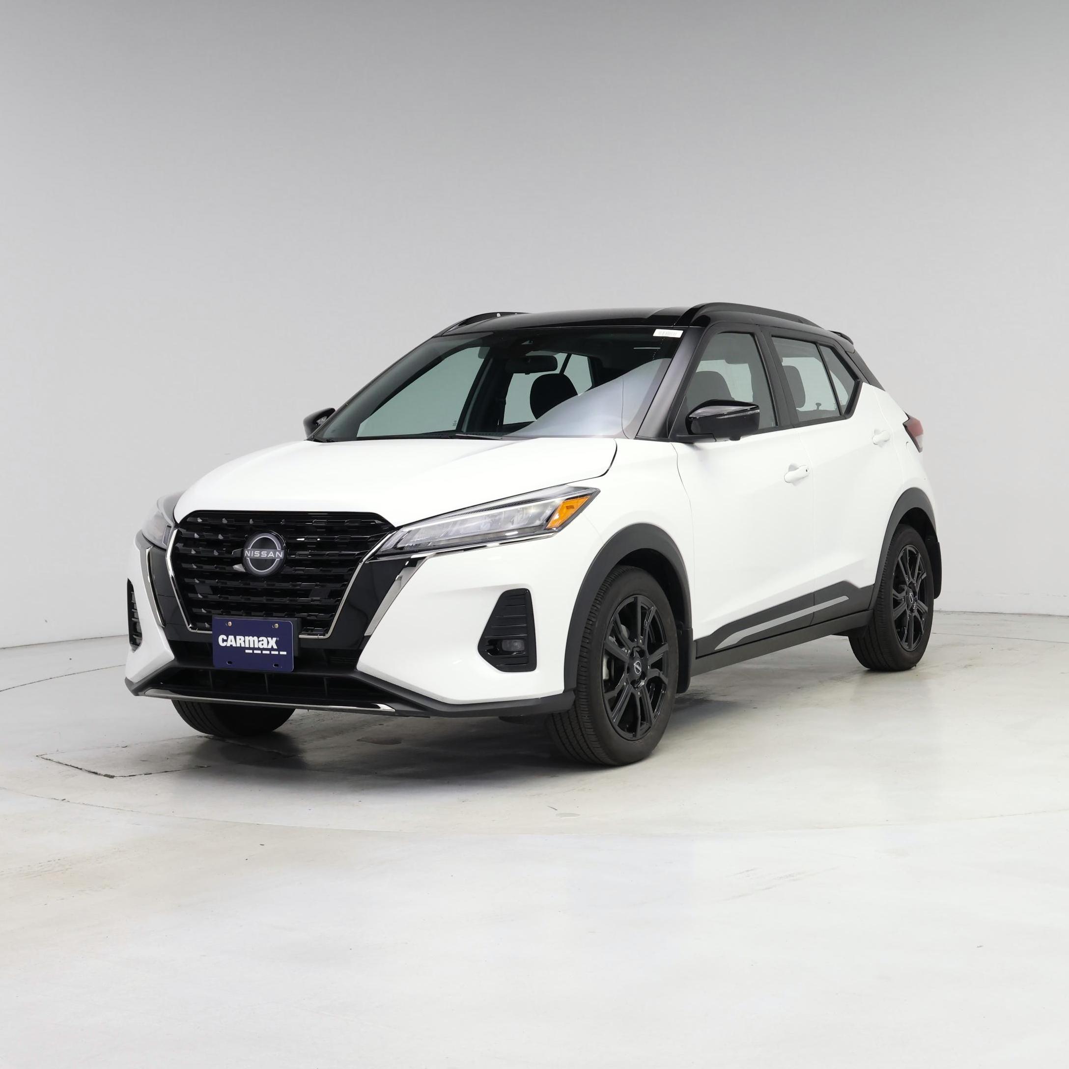 Thumbnail: 2023 Nissan Kicks - 4