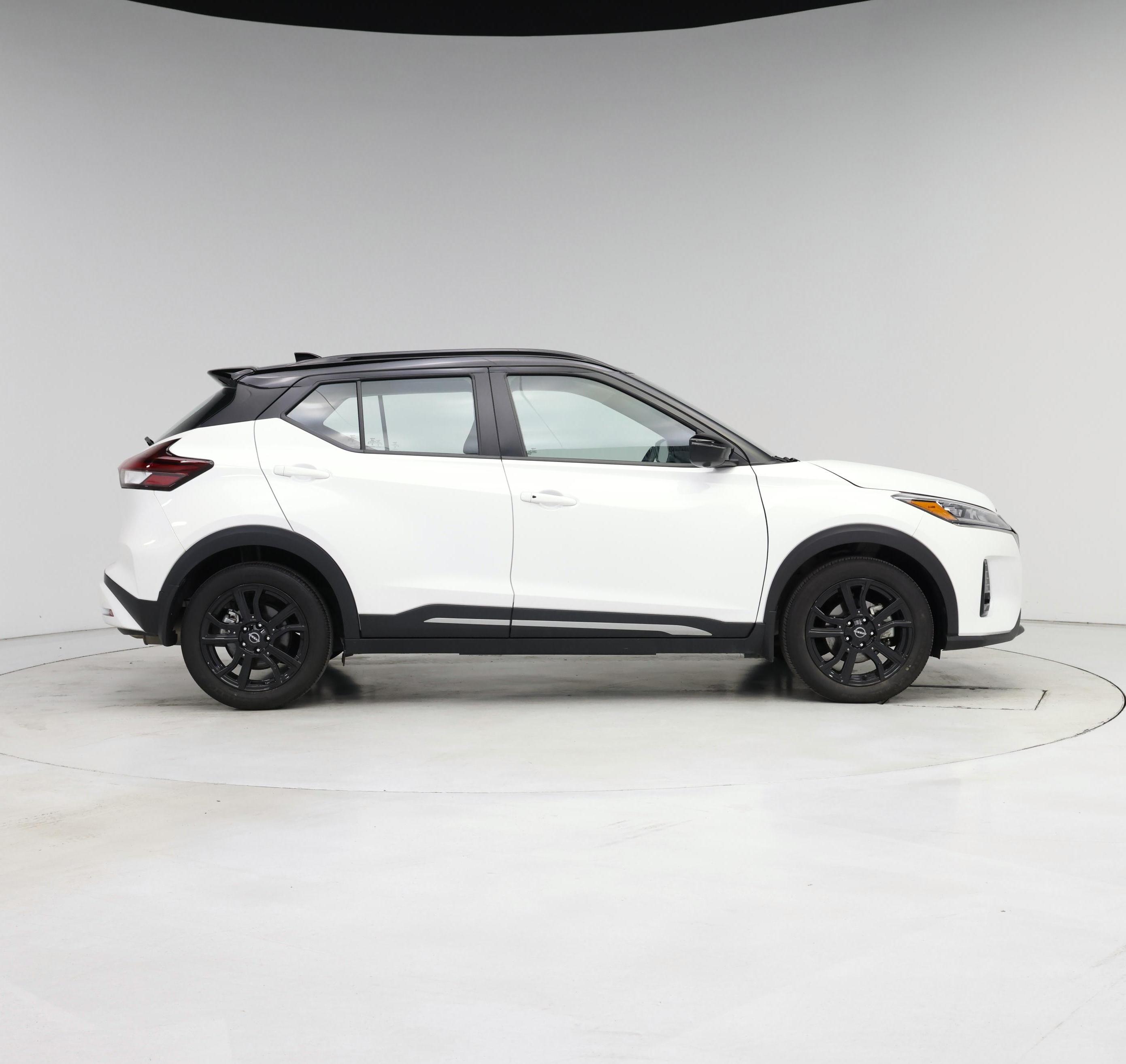 Thumbnail: 2023 Nissan Kicks - 7