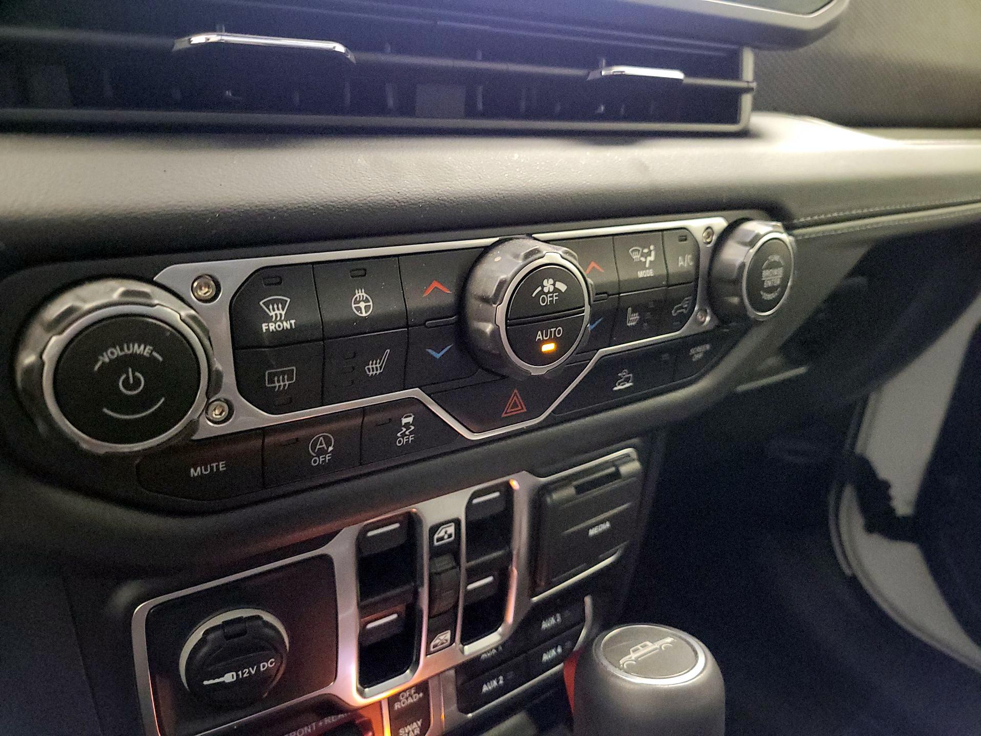 Thumbnail: 2025 Jeep Gladiator - 17