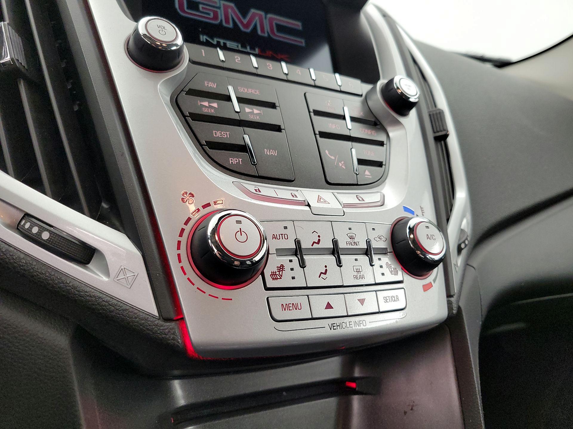 Thumbnail: 2015 GMC Terrain - 16