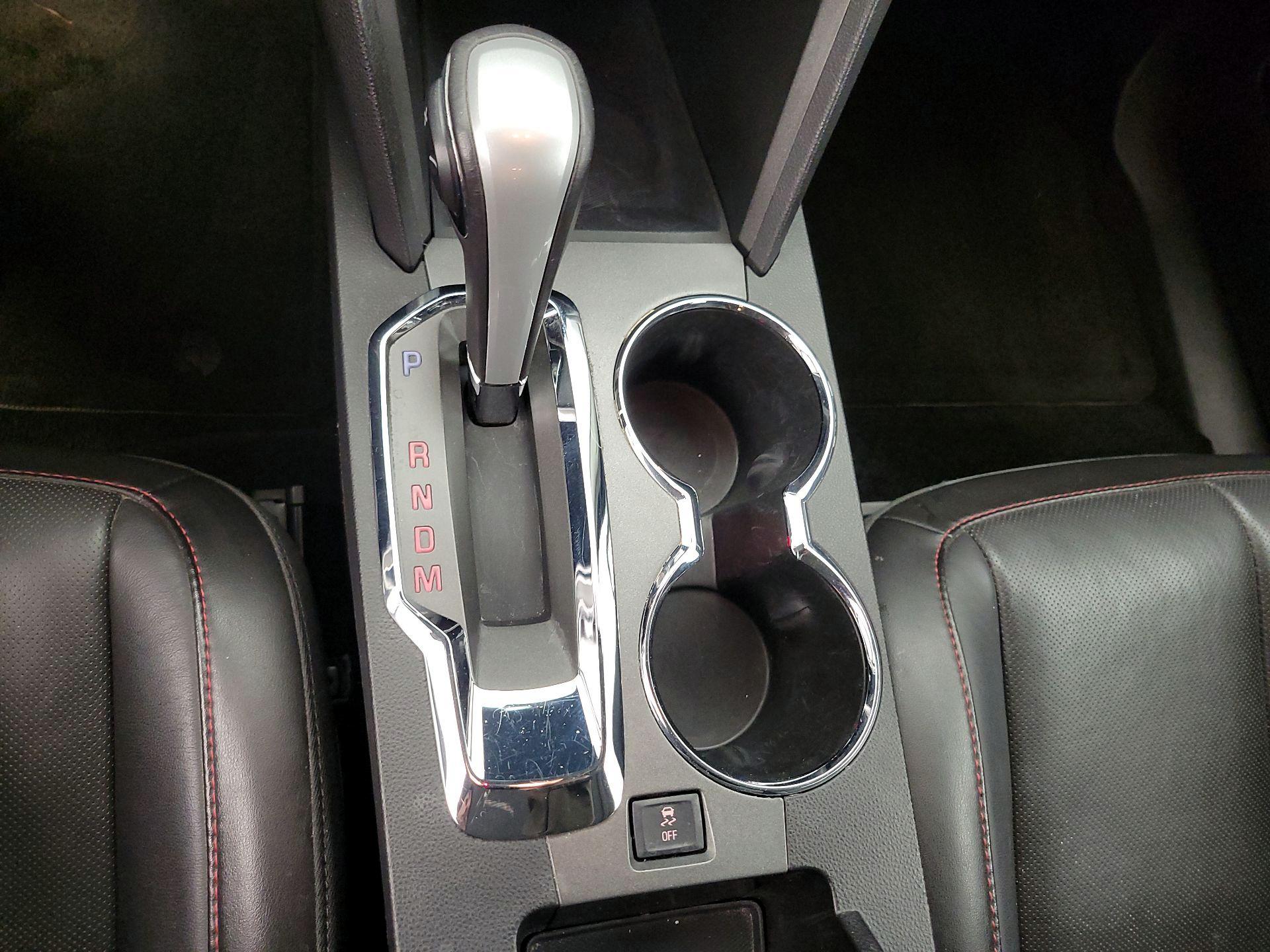 Thumbnail: 2015 GMC Terrain - 17