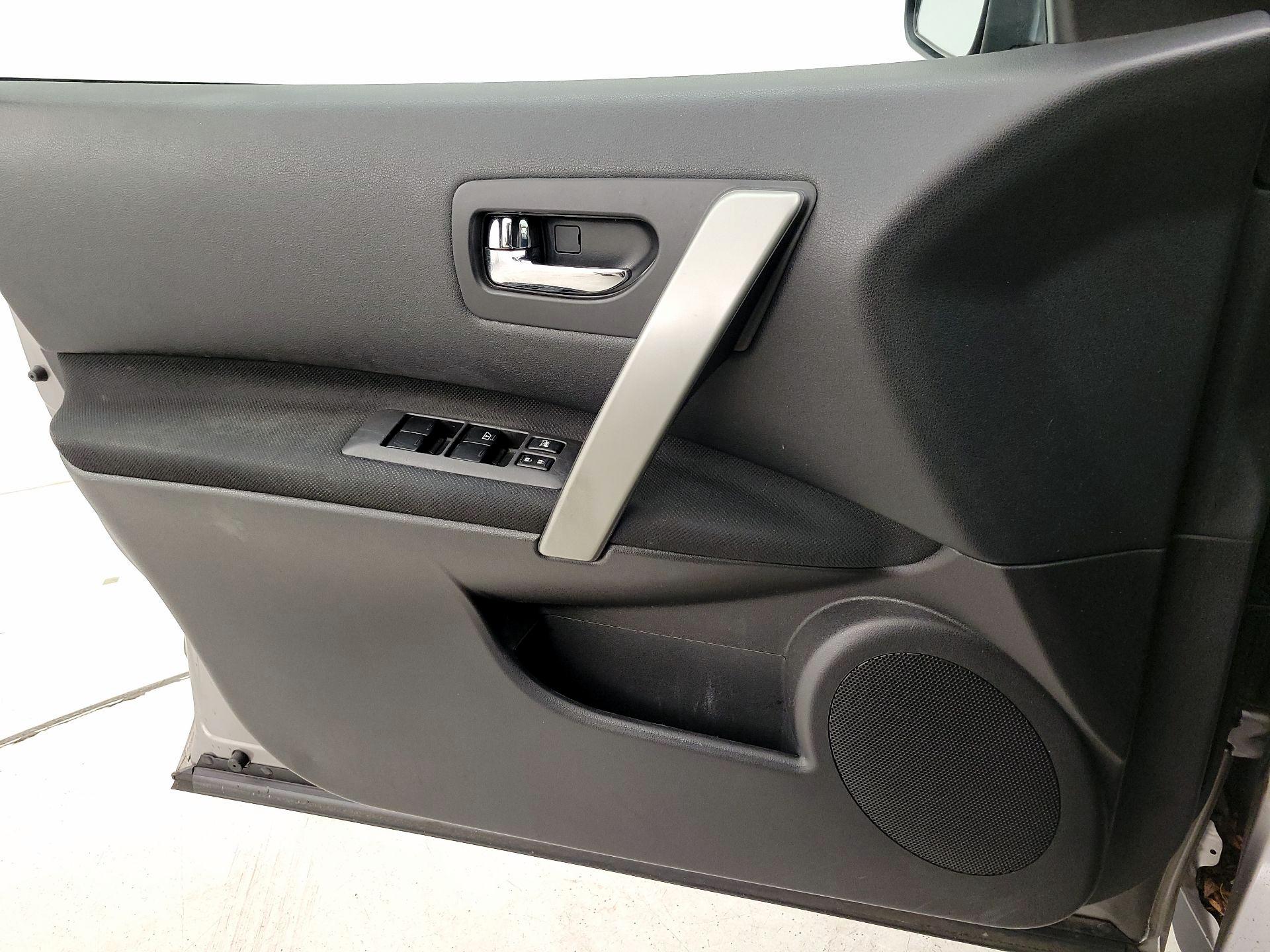 Thumbnail: 2014 Nissan Rogue - 12