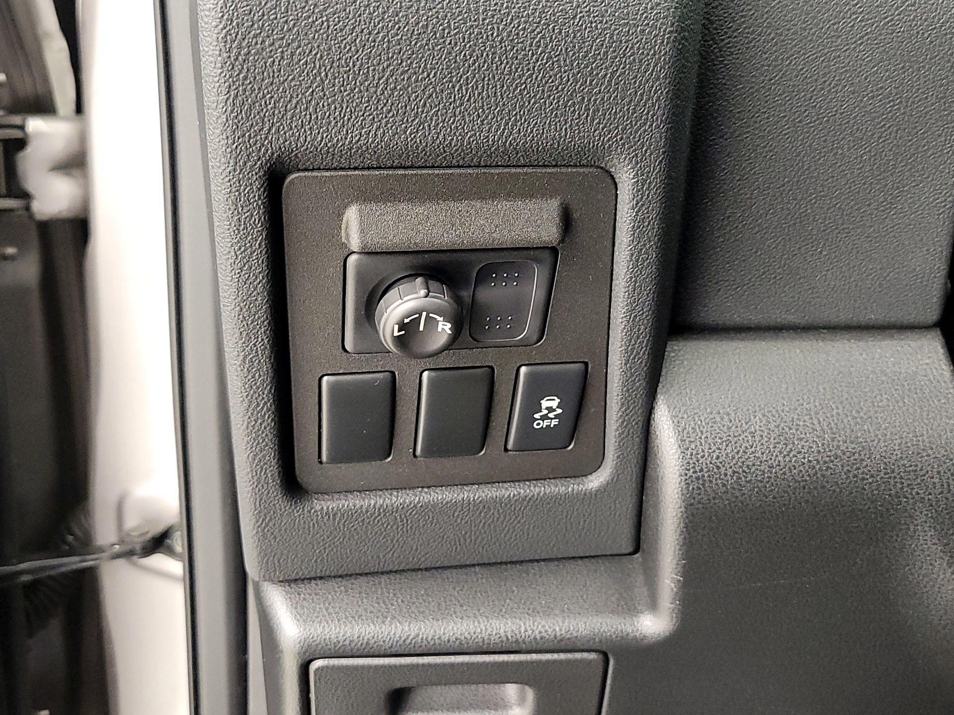 Thumbnail: 2014 Nissan Rogue - 13