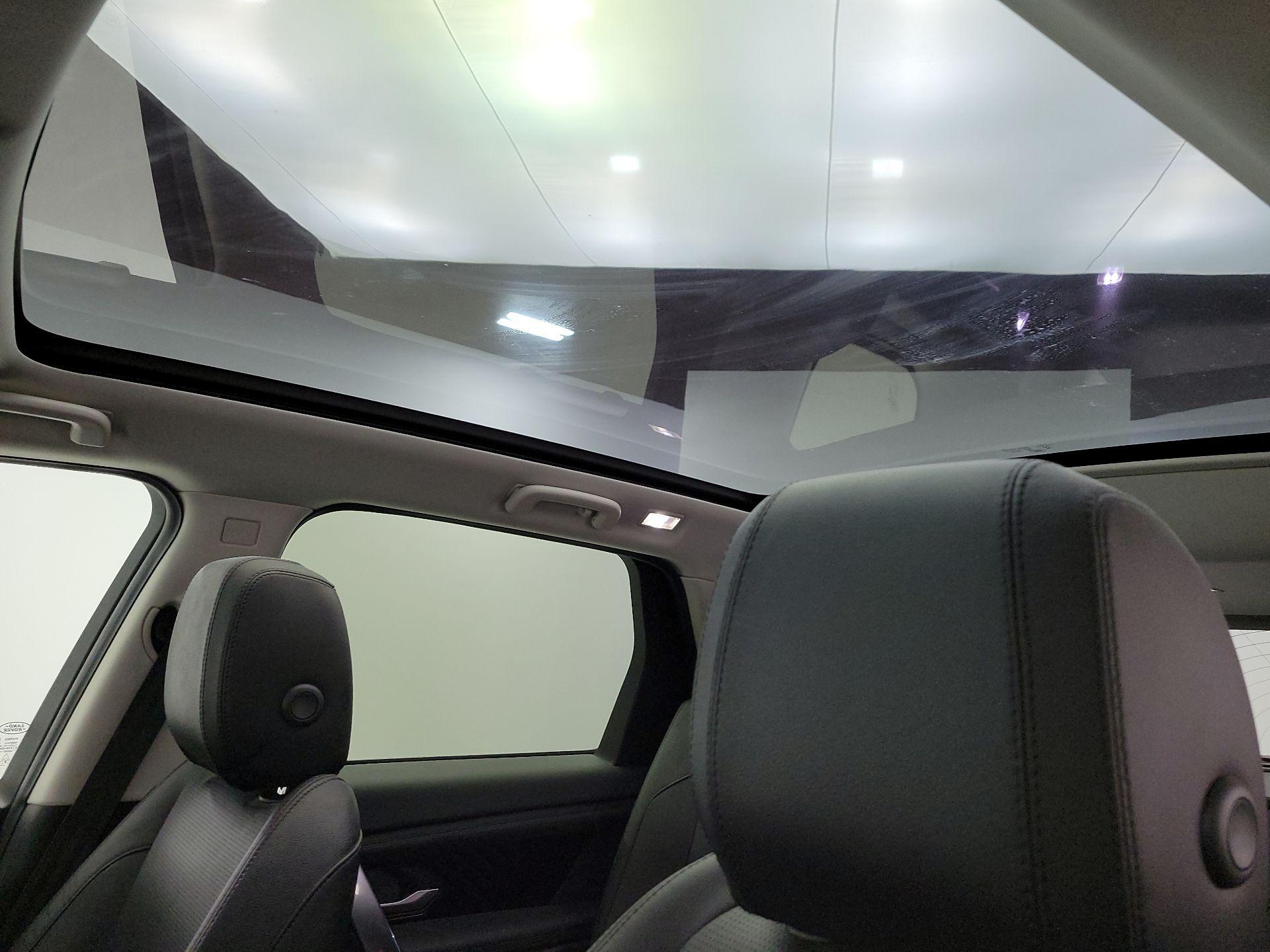 Thumbnail: 2022 Land Rover Discovery Sport - 20