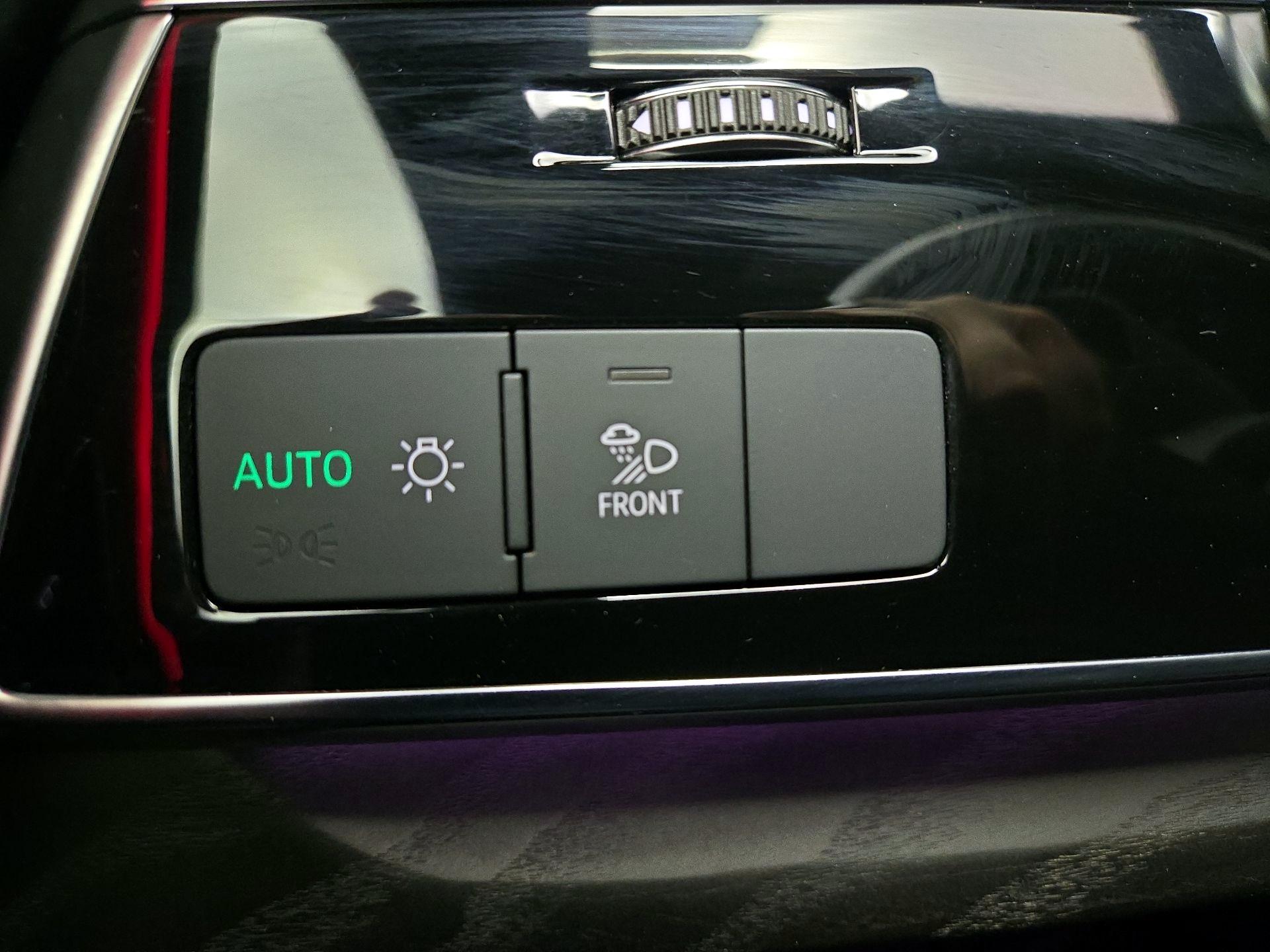 Thumbnail: 2021 Audi Q8 - 13