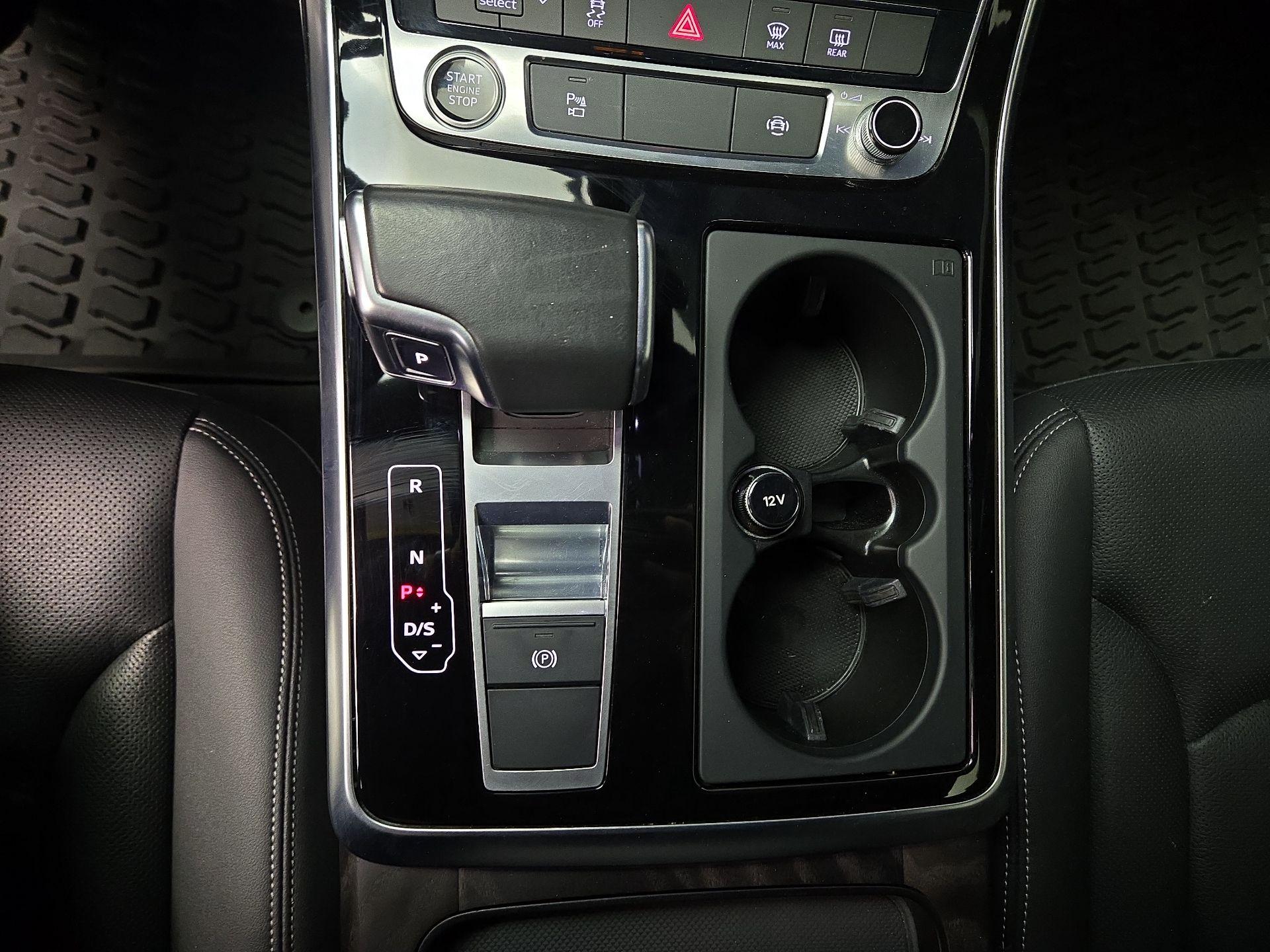 Thumbnail: 2021 Audi Q8 - 18