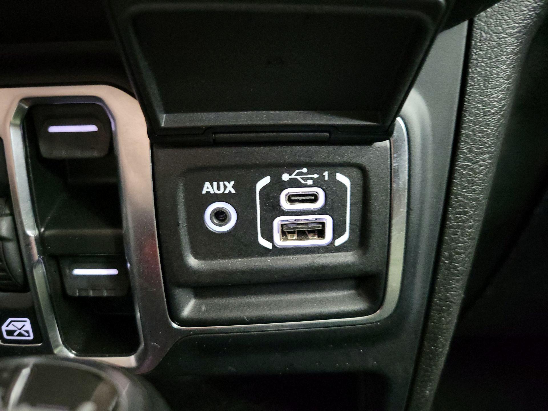 Thumbnail: 2024 Jeep Wrangler - 18