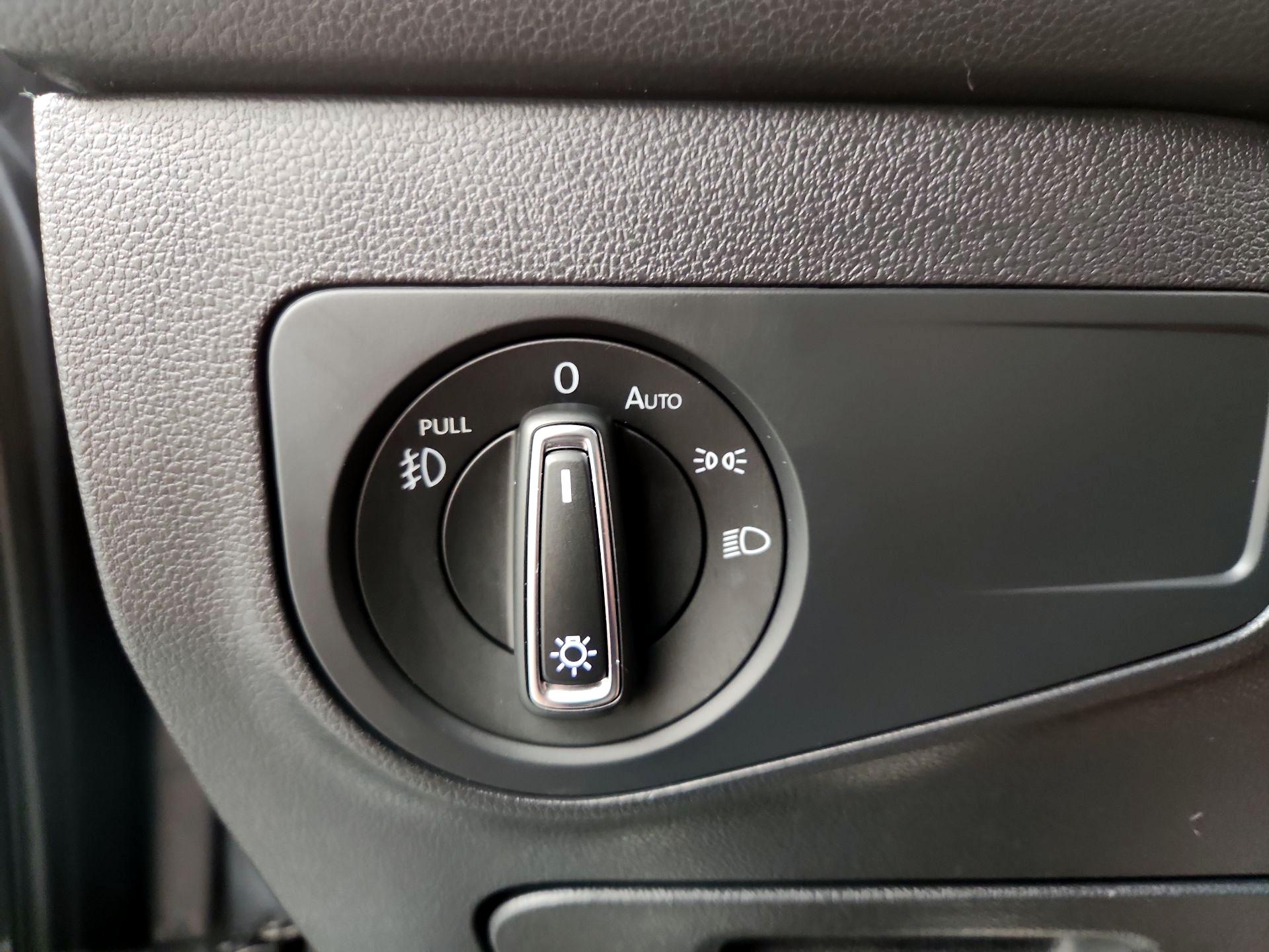 Thumbnail: 2020 Volkswagen Tiguan - 13