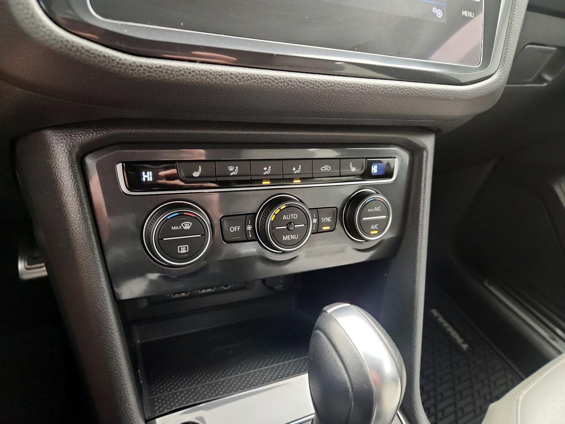 Thumbnail: 2020 Volkswagen Tiguan - 16