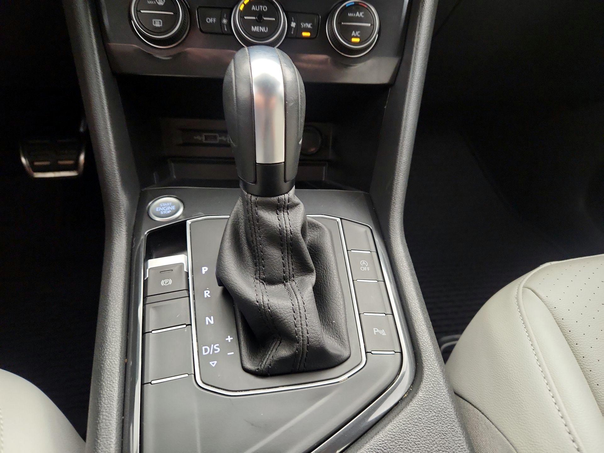 Thumbnail: 2020 Volkswagen Tiguan - 17