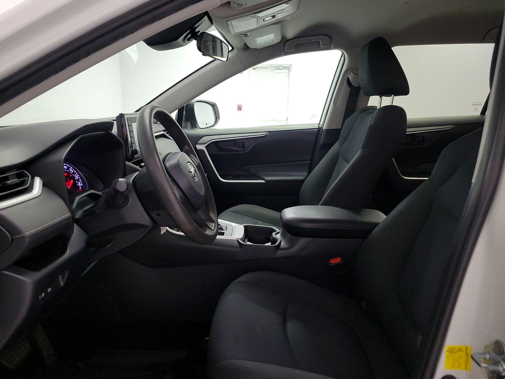 Thumbnail: 2020 Toyota RAV4 - 11