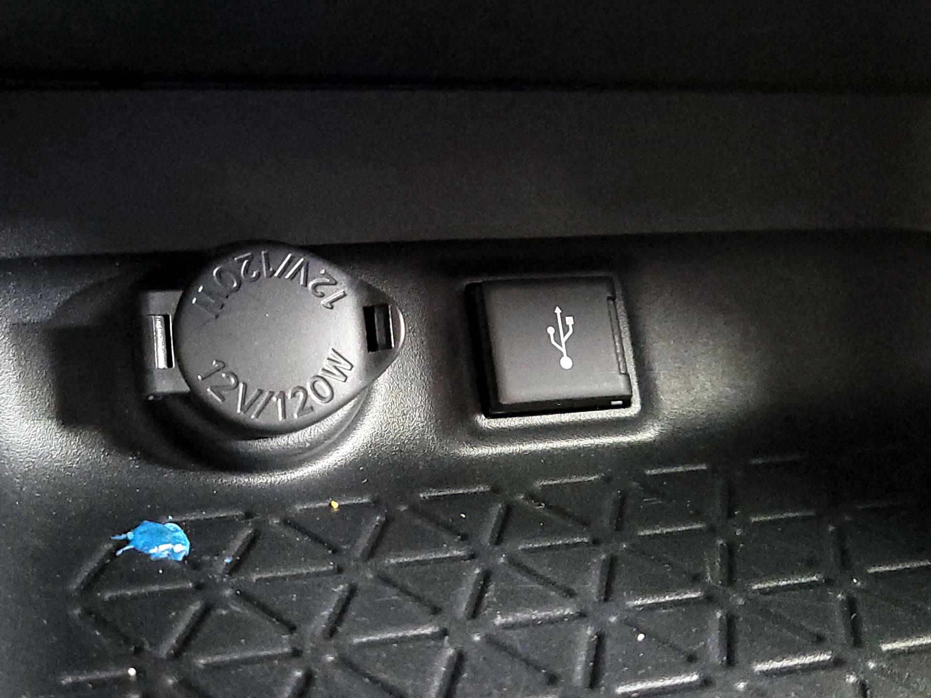 Thumbnail: 2020 Toyota RAV4 - 18