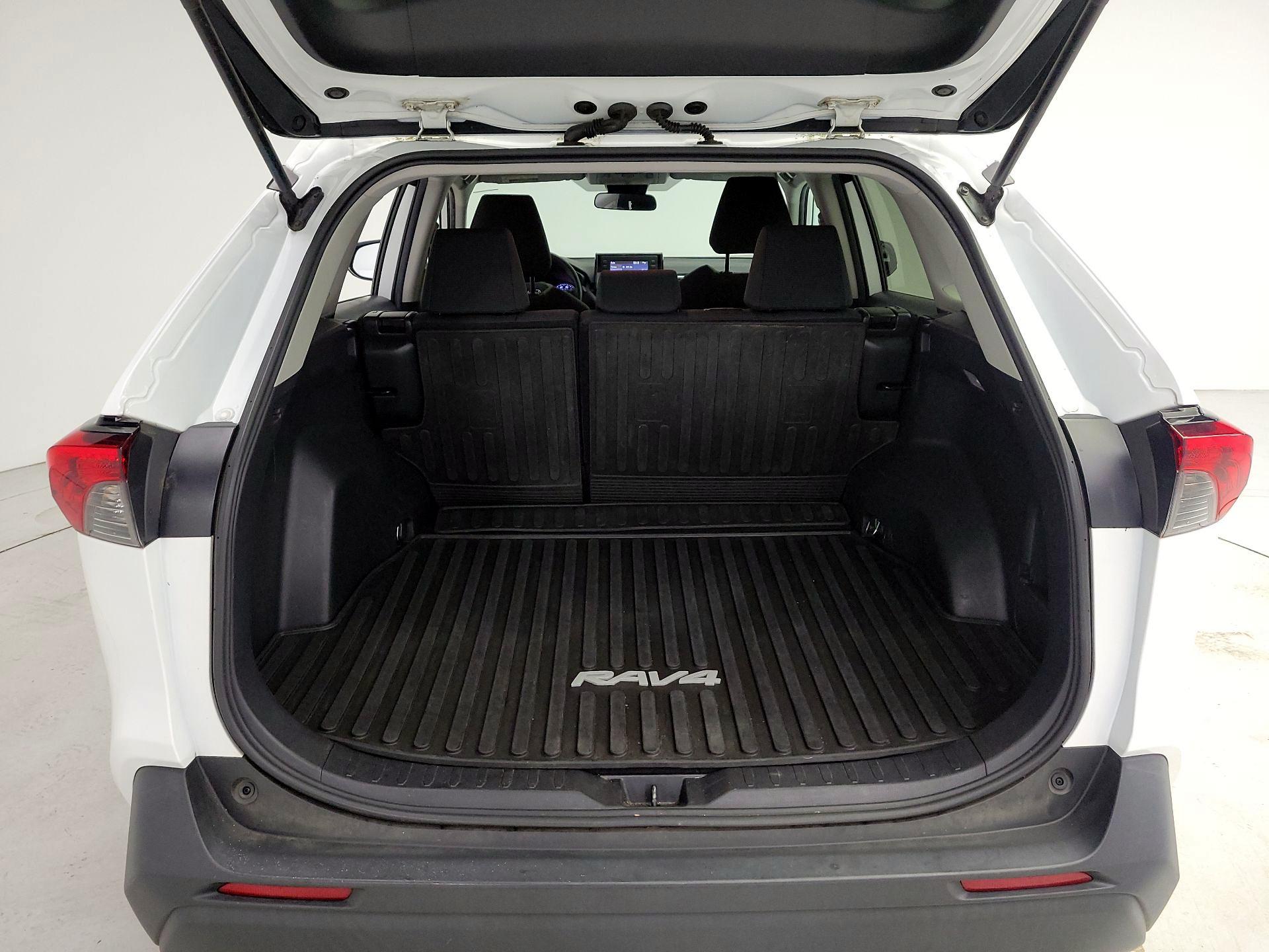 Thumbnail: 2020 Toyota RAV4 - 20