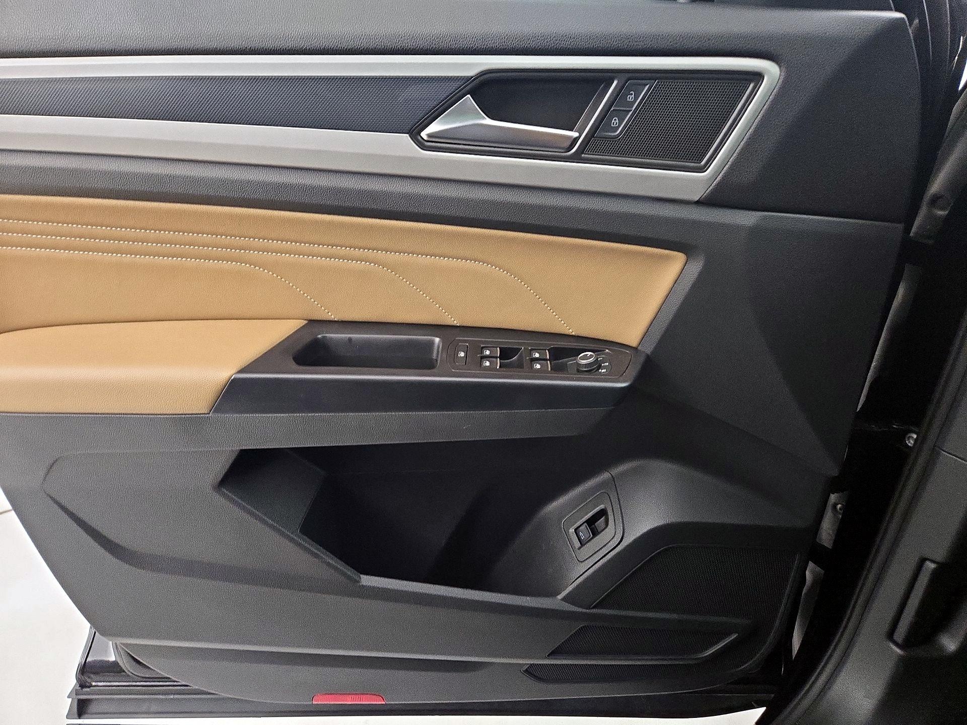 Thumbnail: 2021 Volkswagen Atlas - 12