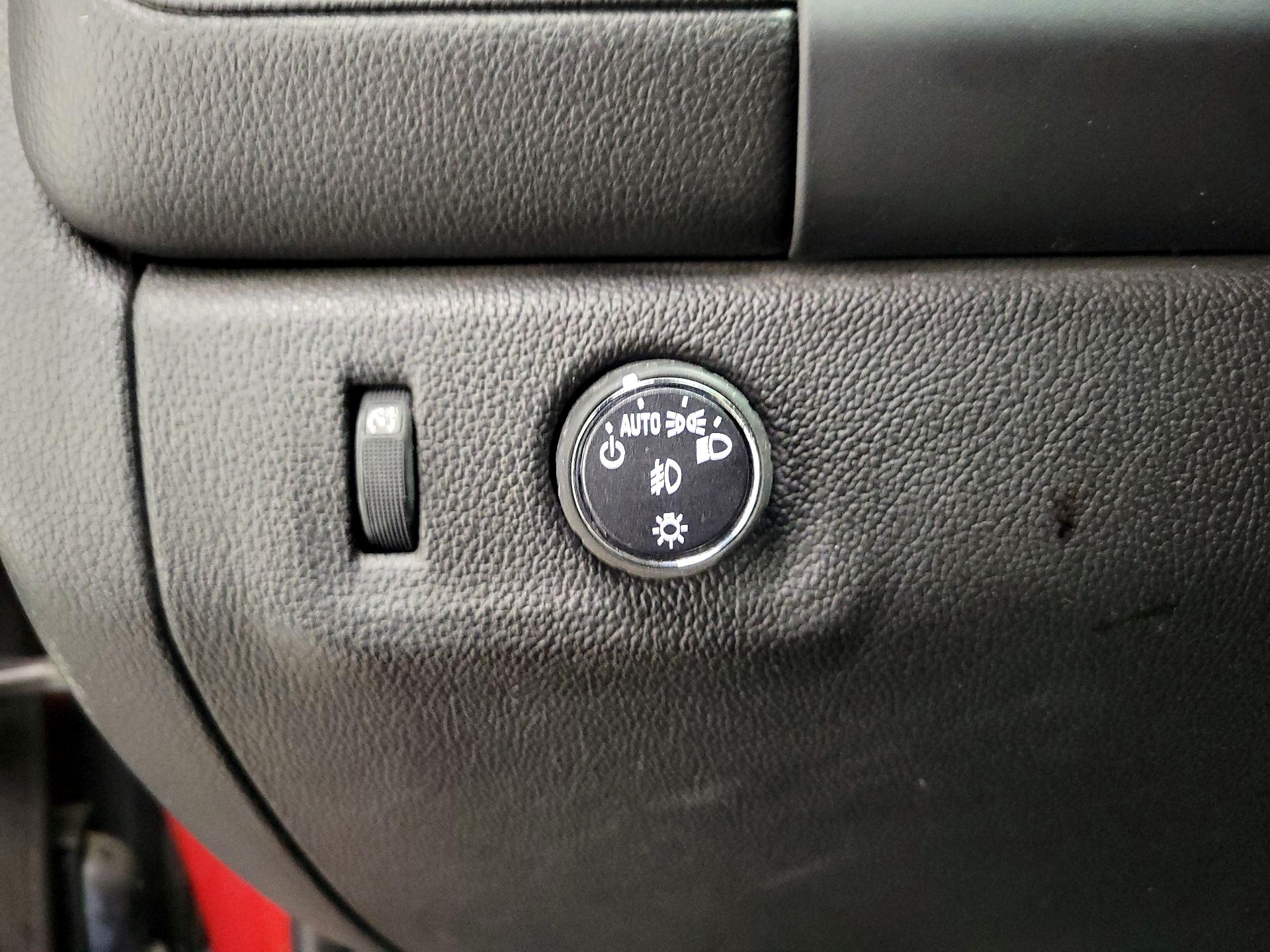 Thumbnail: 2015 GMC Canyon - 13