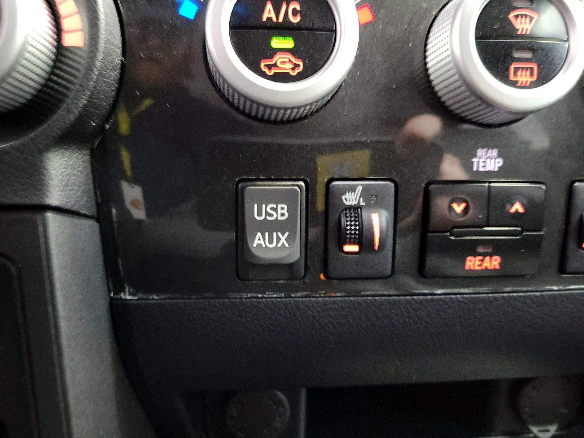 Thumbnail: 2018 Toyota Sequoia - 18