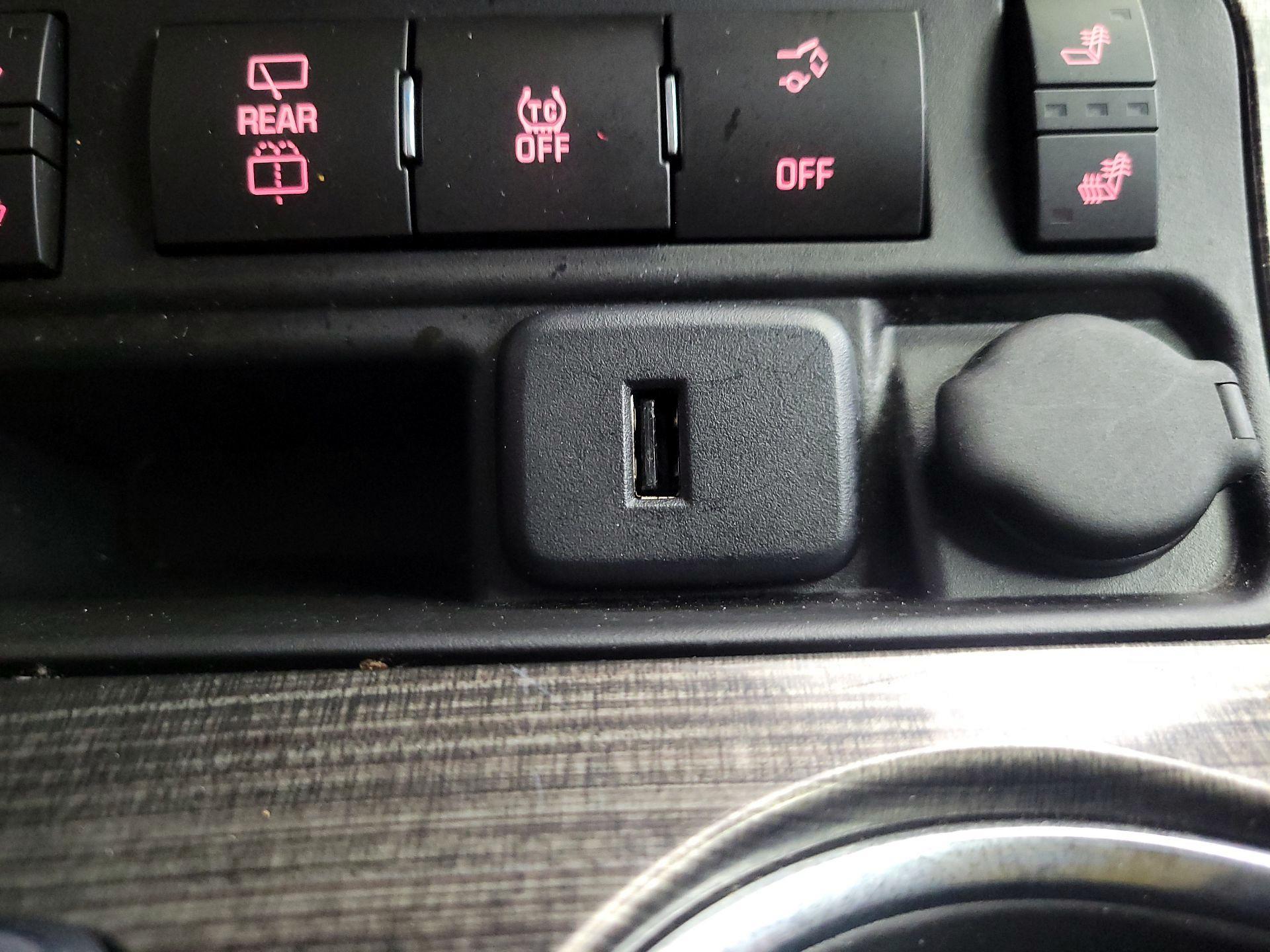 Thumbnail: 2016 GMC Acadia - 18