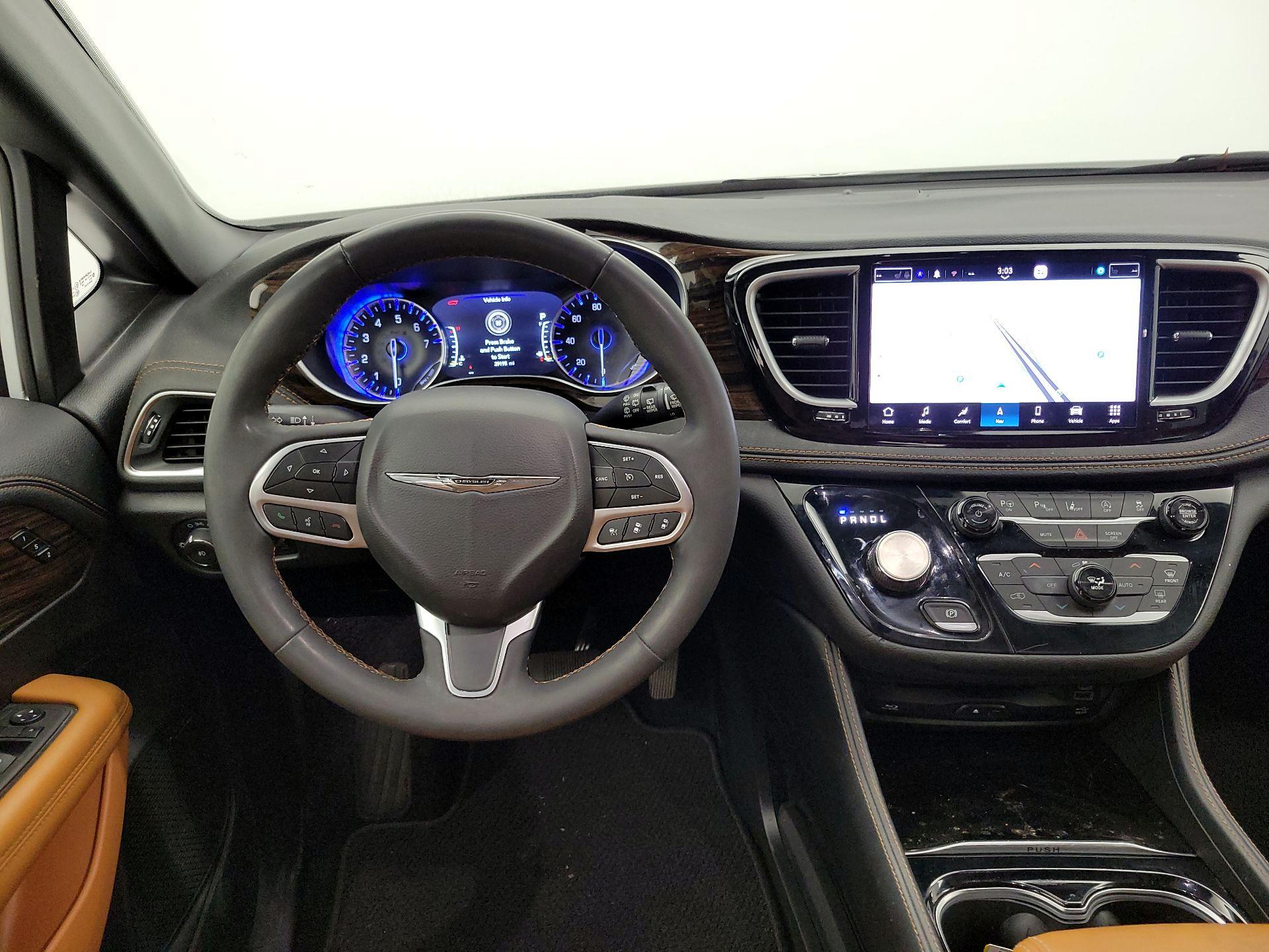 Thumbnail: 2022 Chrysler Pacifica - 10