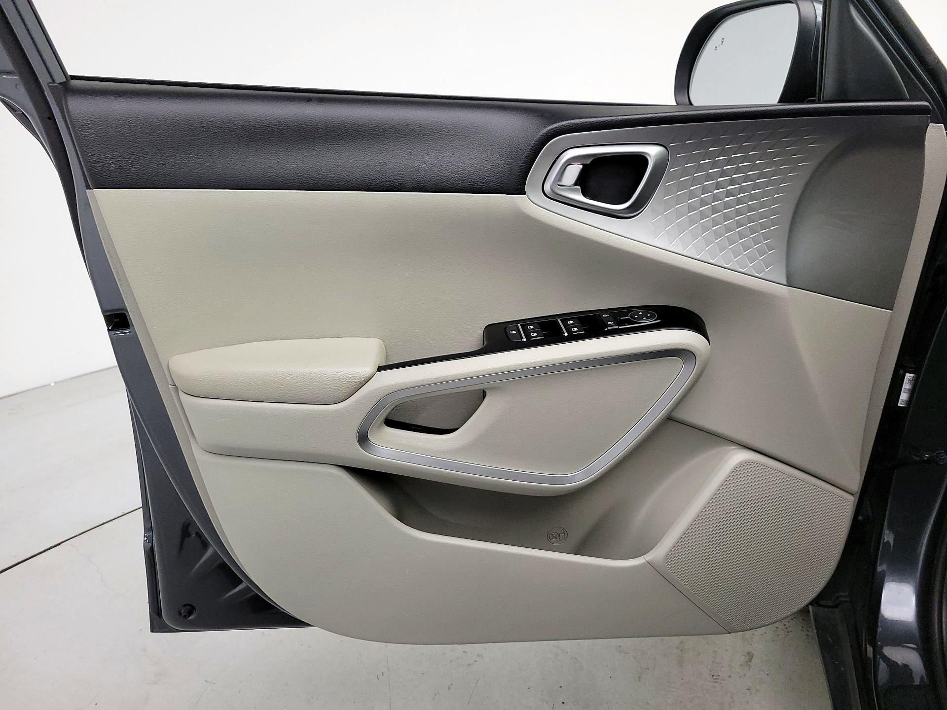 Thumbnail: 2022 Kia Soul - 12