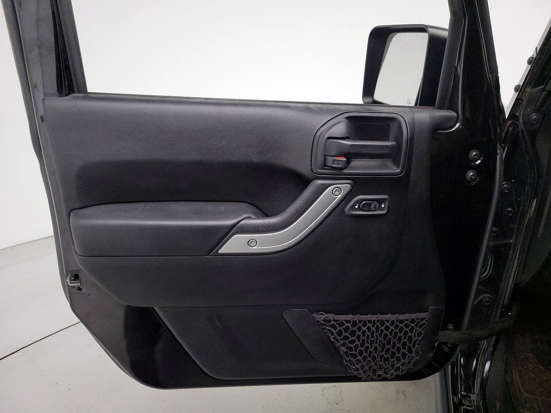 Thumbnail: 2018 Jeep Wrangler - 12