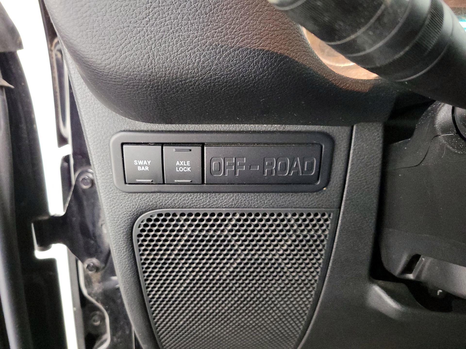 Thumbnail: 2018 Jeep Wrangler - 13