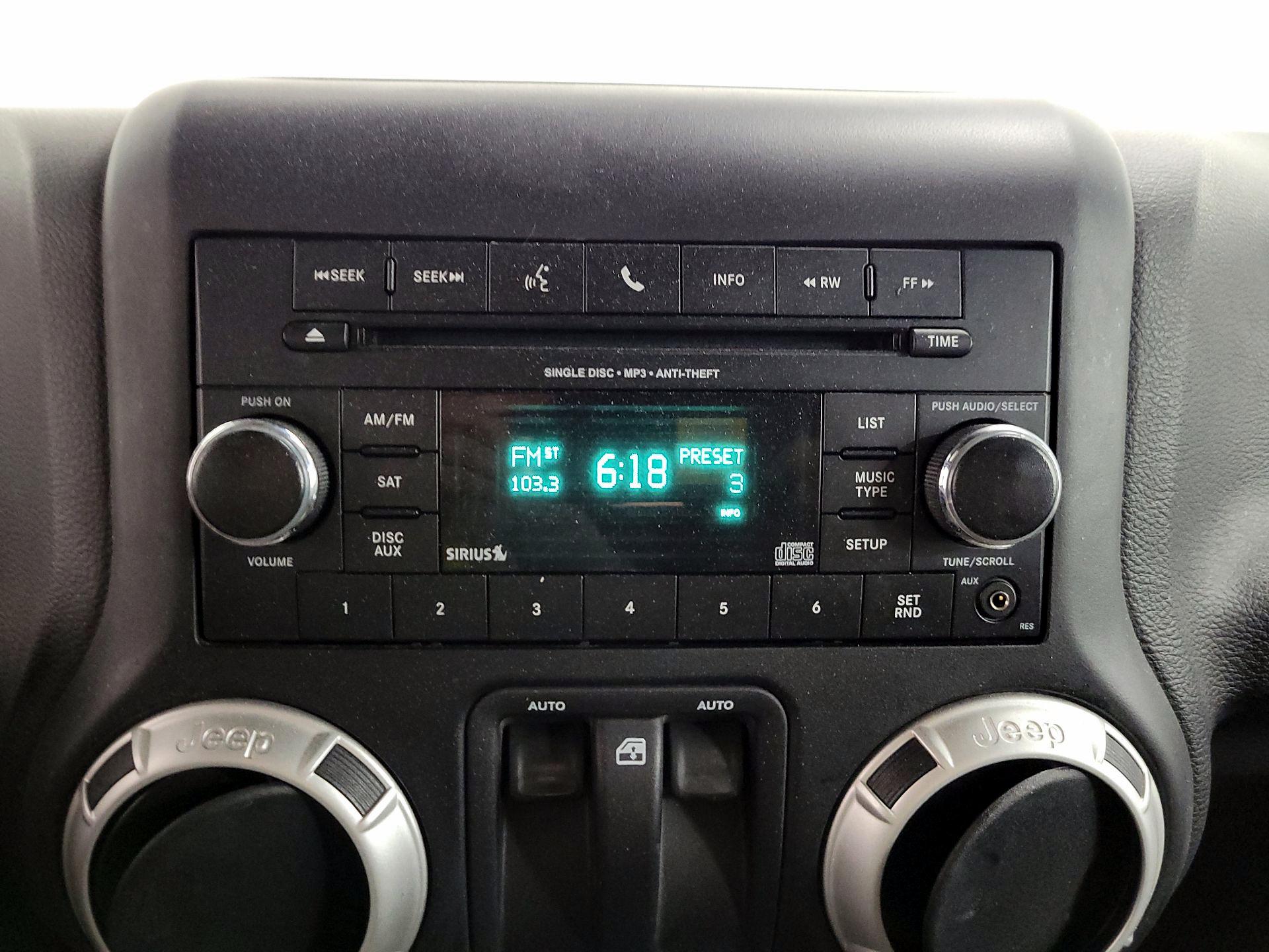 Thumbnail: 2018 Jeep Wrangler - 14