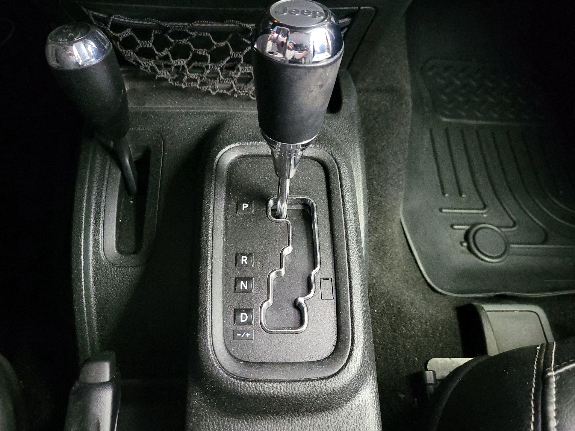 Thumbnail: 2018 Jeep Wrangler - 16