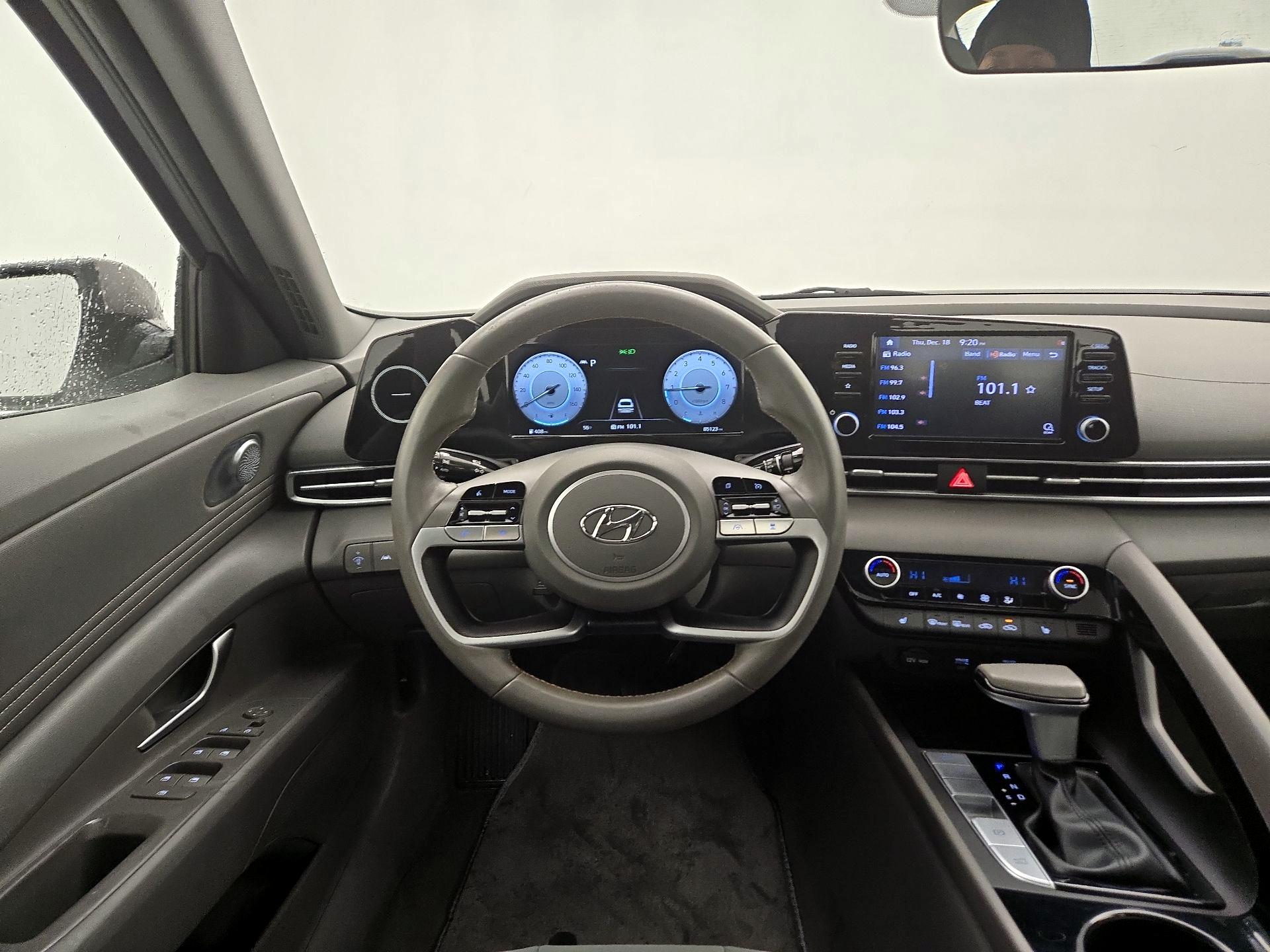 Thumbnail: 2022 Hyundai Elantra - 10