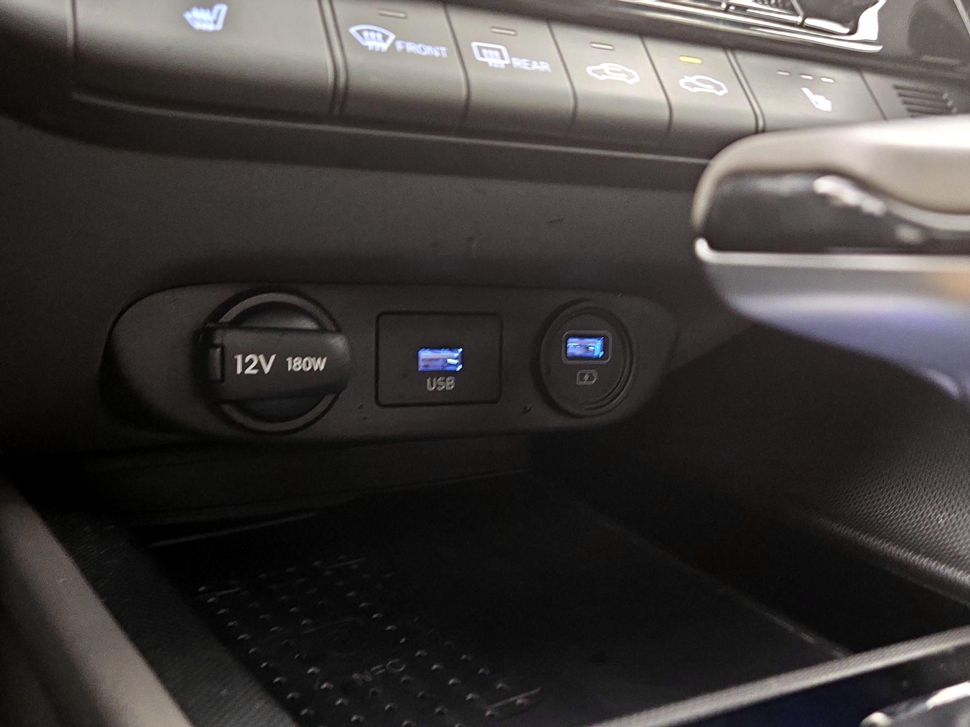 Thumbnail: 2022 Hyundai Elantra - 18